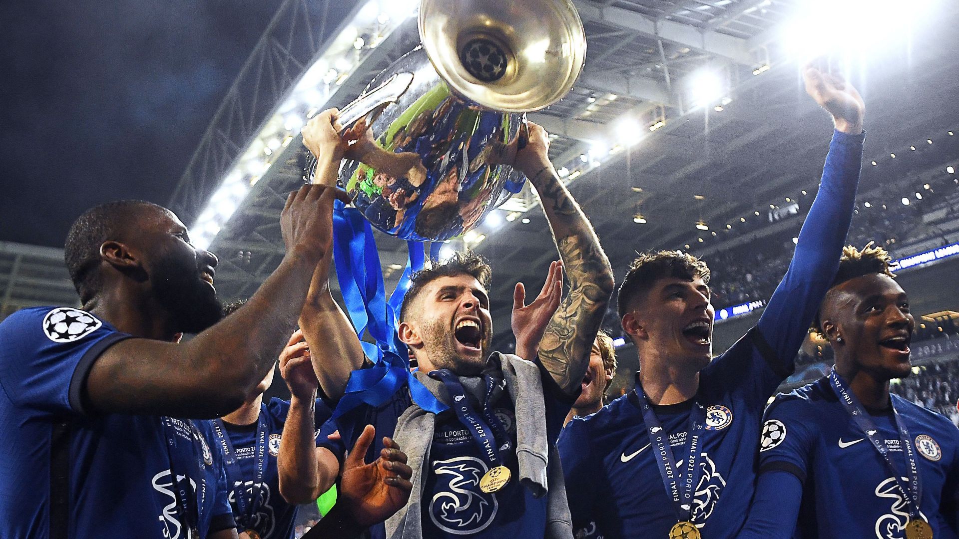 Christian Pulisic Champions League trophy Chelsea