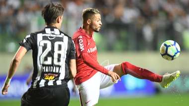 Iago Maidana Nico Lopez Atletico-MG Internacional Brasileirao Serie A 06082018