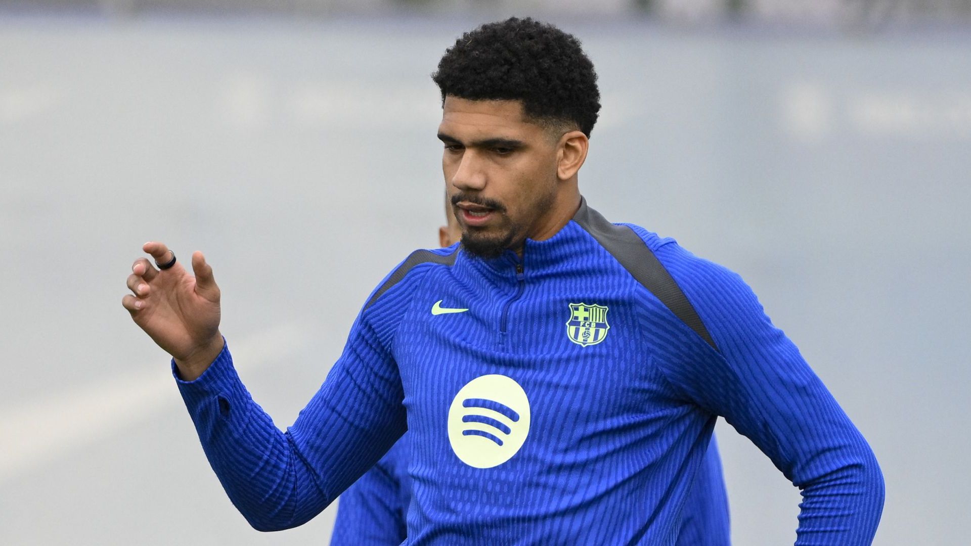 Ronald Araujo Barcelona DESKTOP