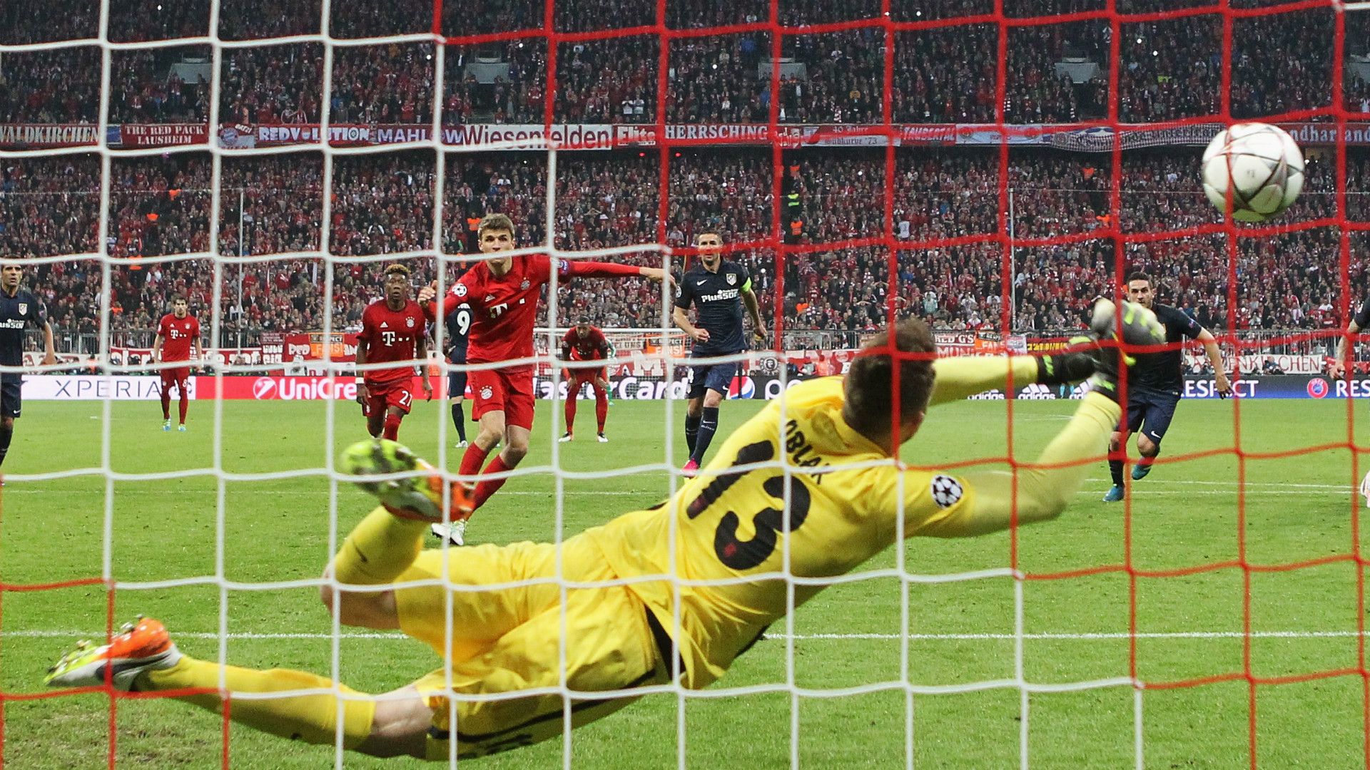 JAN OBLAK ATLETICO MADRID THOMAS MULLER BAYERN MUNICH CHAMPIONS LEAGUE 03052016