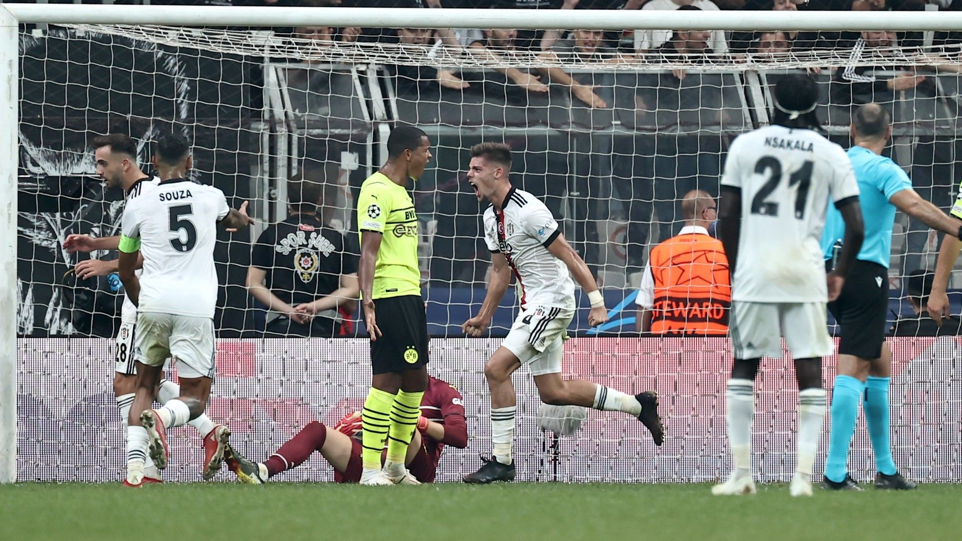 Beşiktaş Borussia Dortmund Montero  09152021