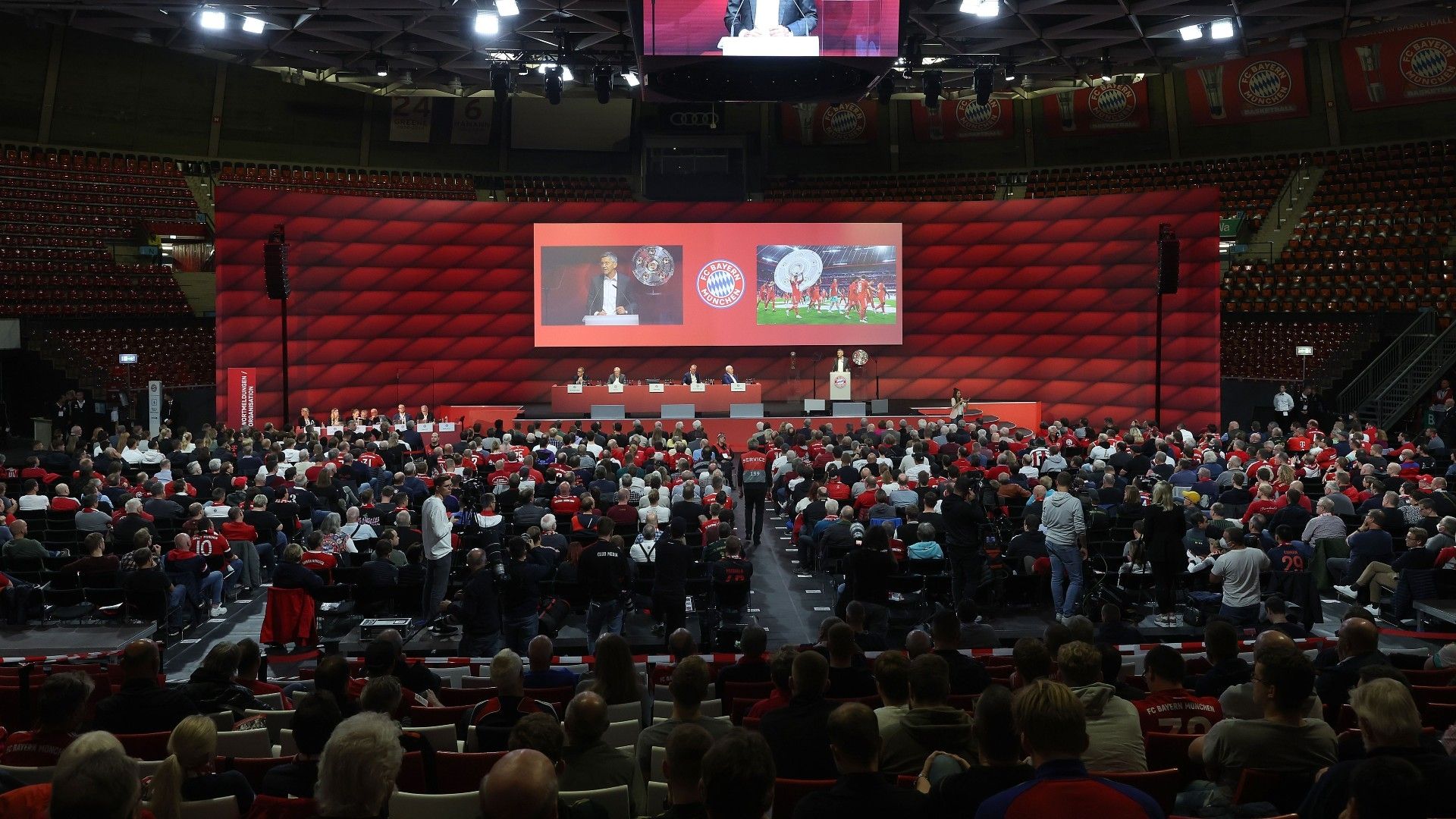 JHV FC Bayern 2022 Audi Dome