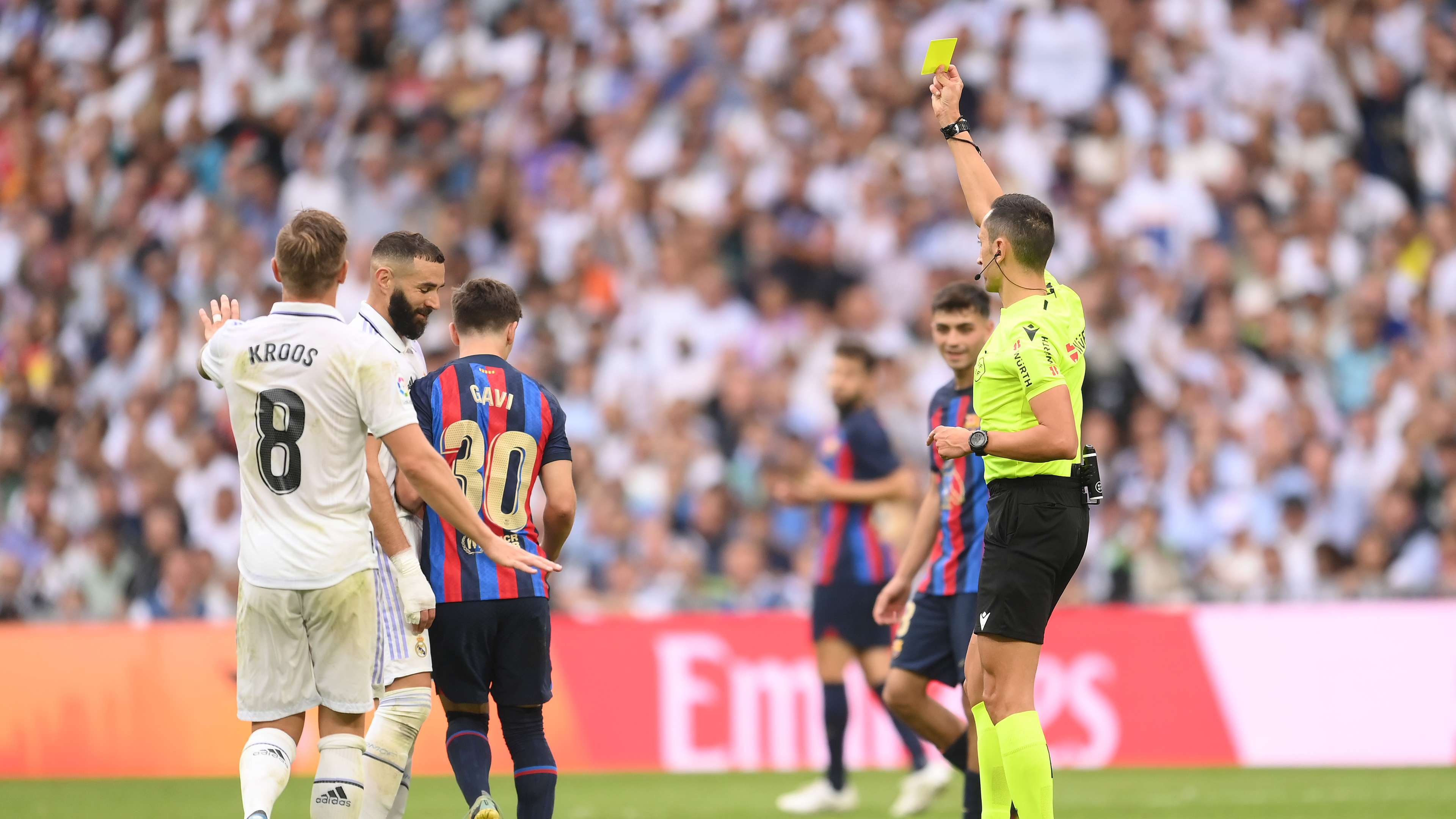 Real Madrid Barcelona yellow card 2022-23
