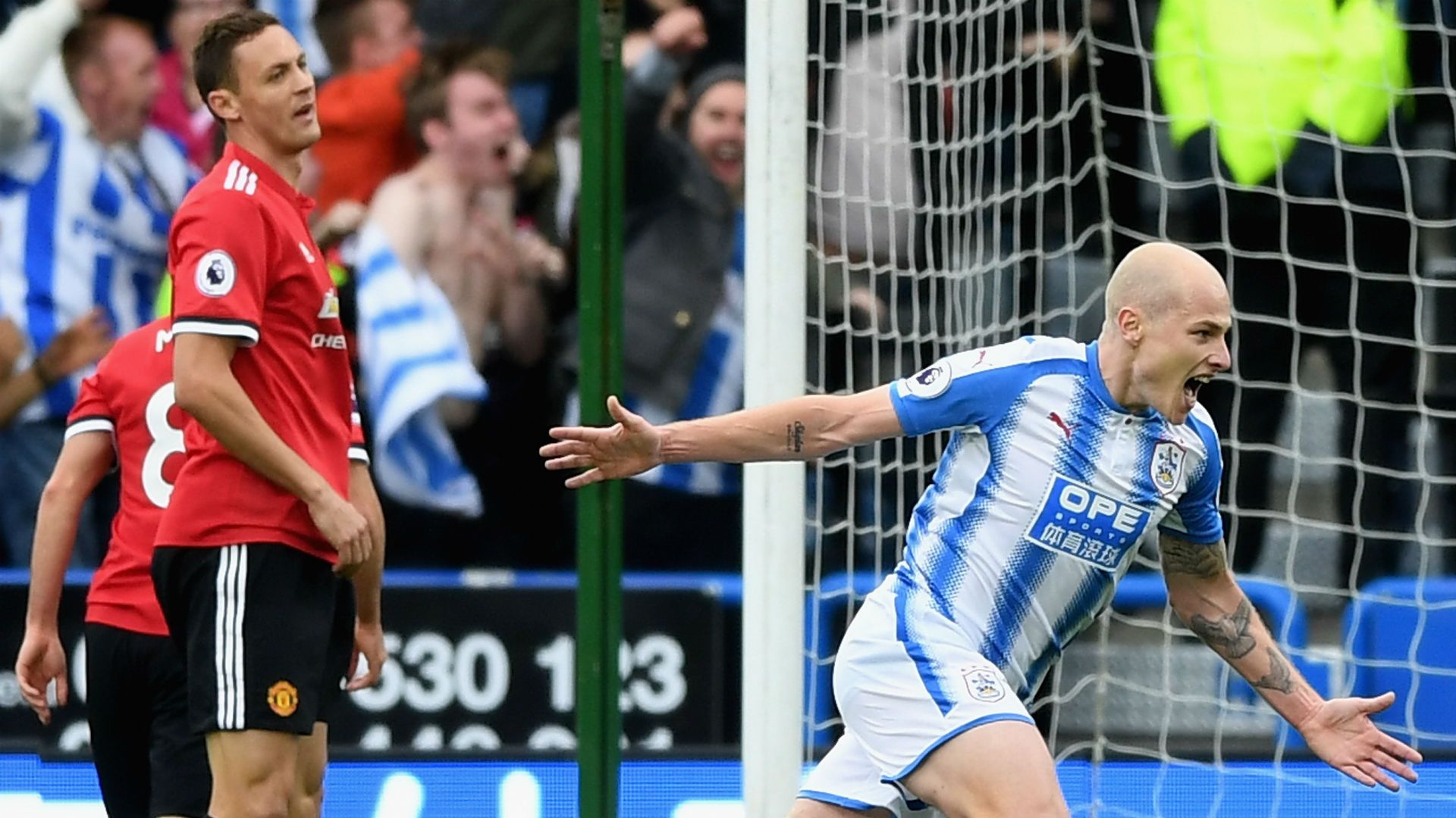 Nemanja Matic Manchester United Aaron Mooy Huddersfield