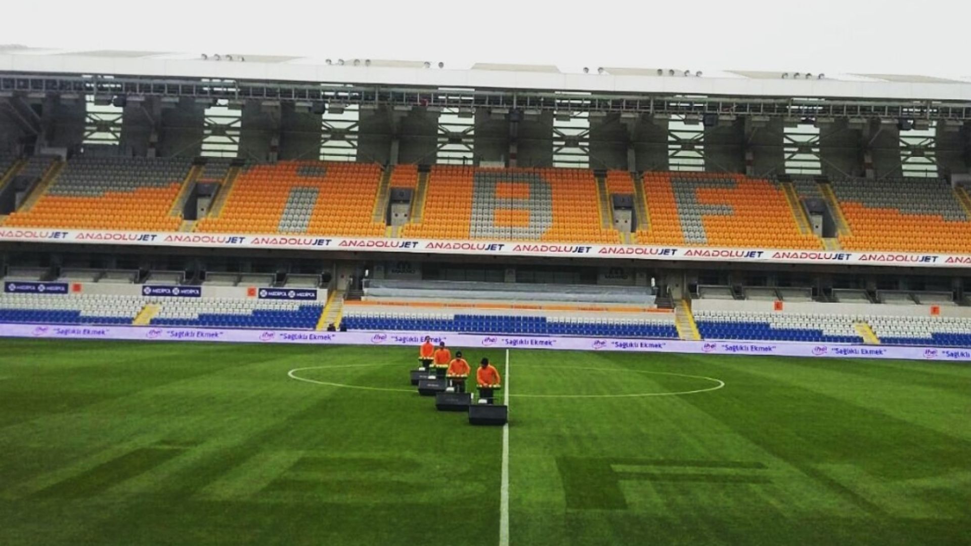 stadyum zemin bakim 07102020