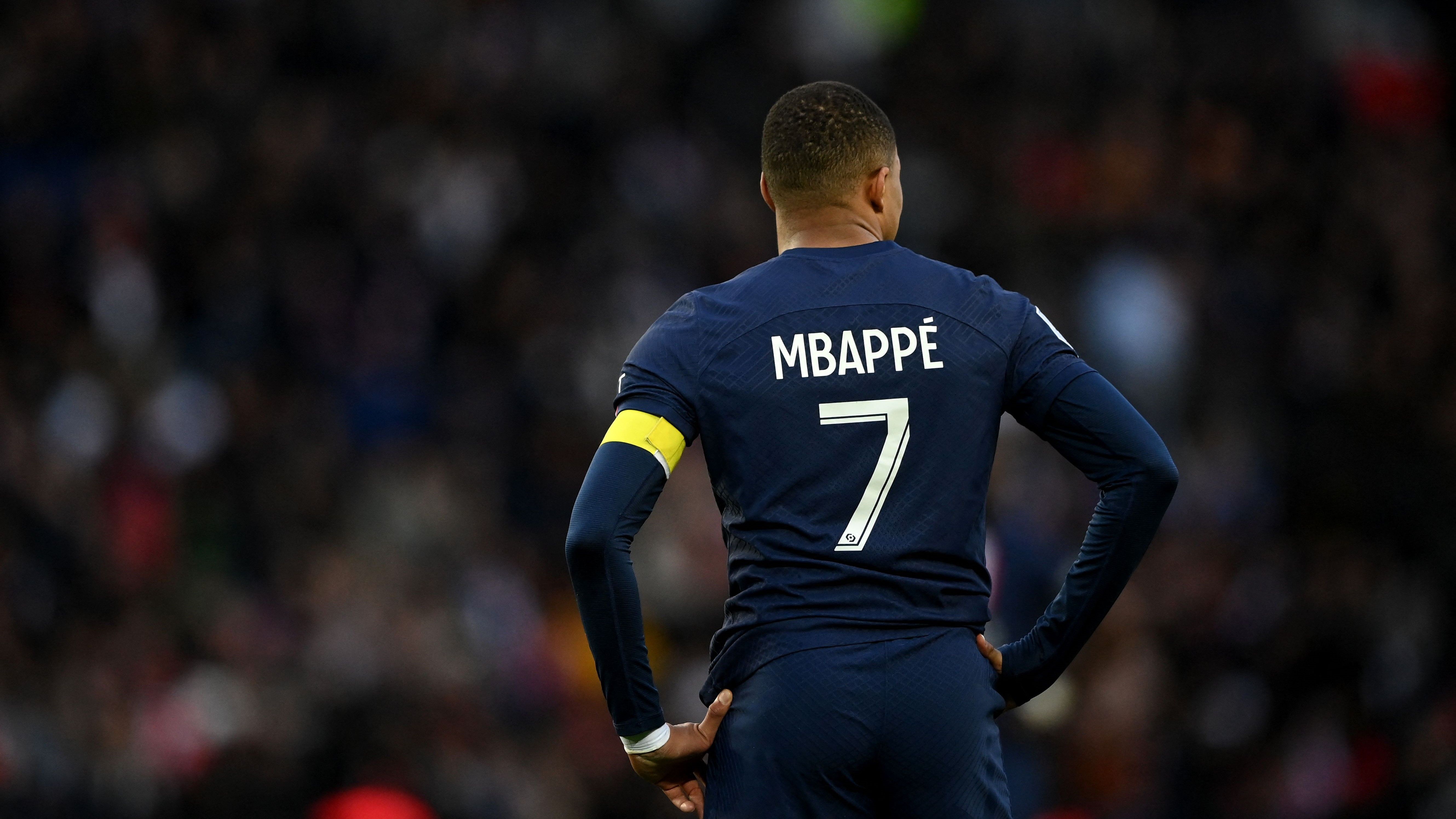 Mbappe captain 16:9
