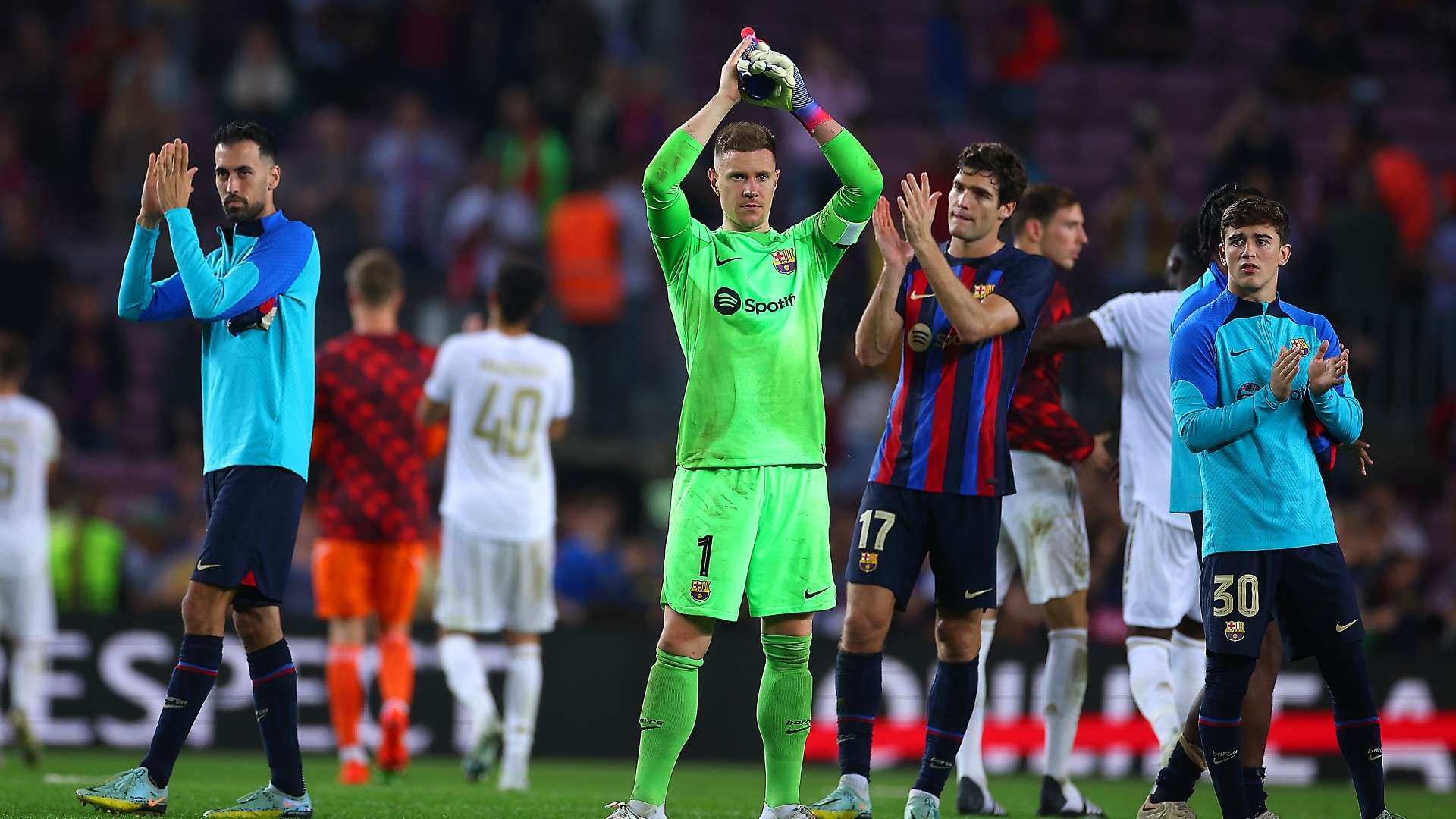 Busquets Ter Stegen Alonson Barcelona 2022-23