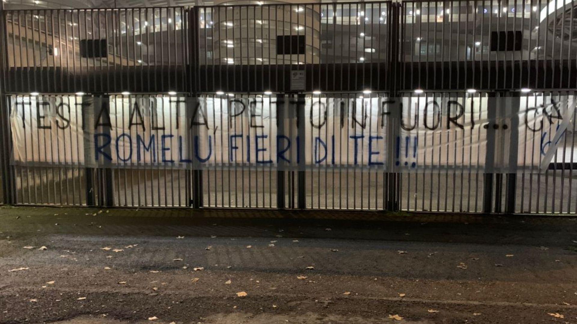 Lienzo en apoyo a Lukaku