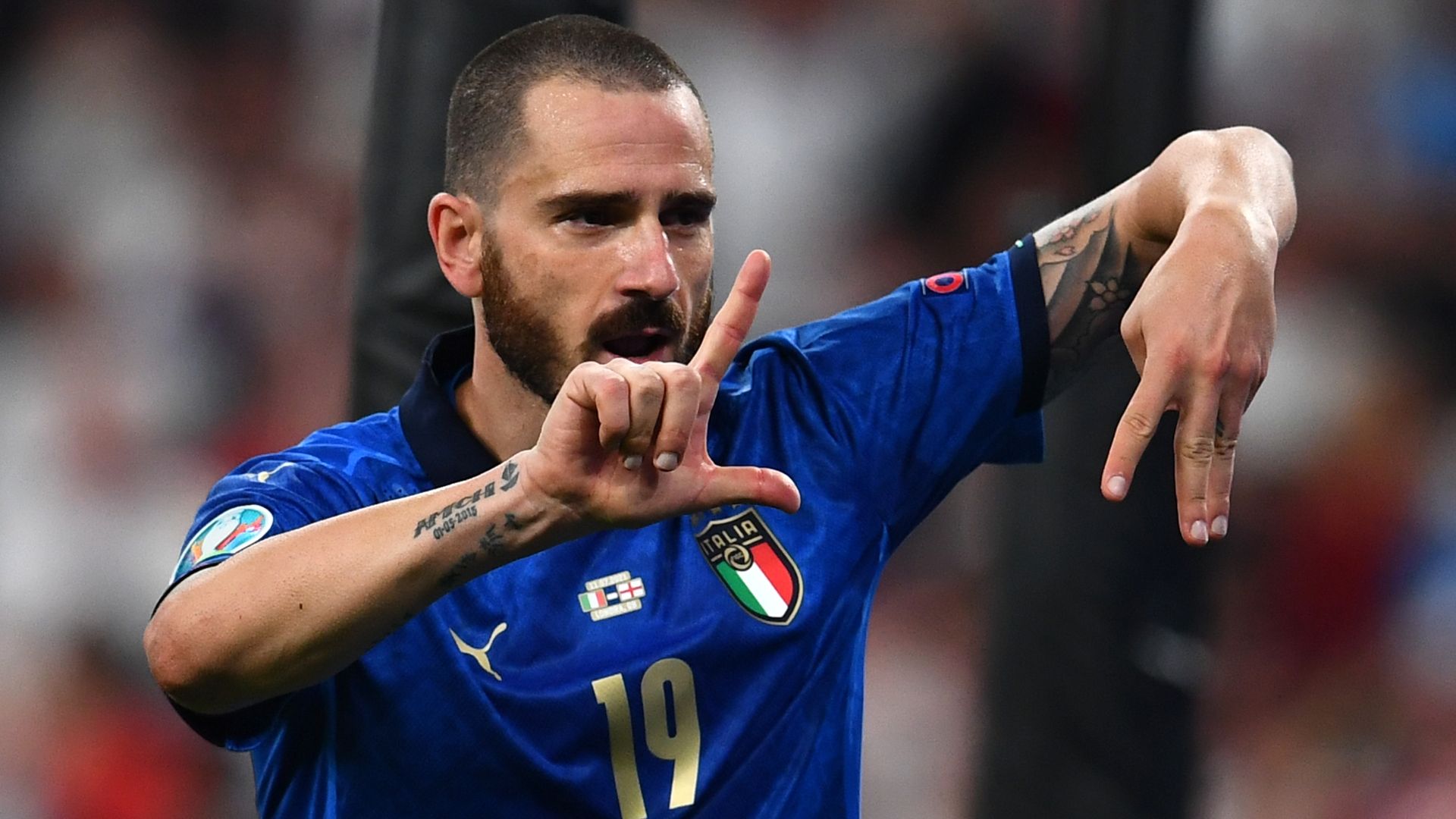 Bonucci celebrating Italy England Euro