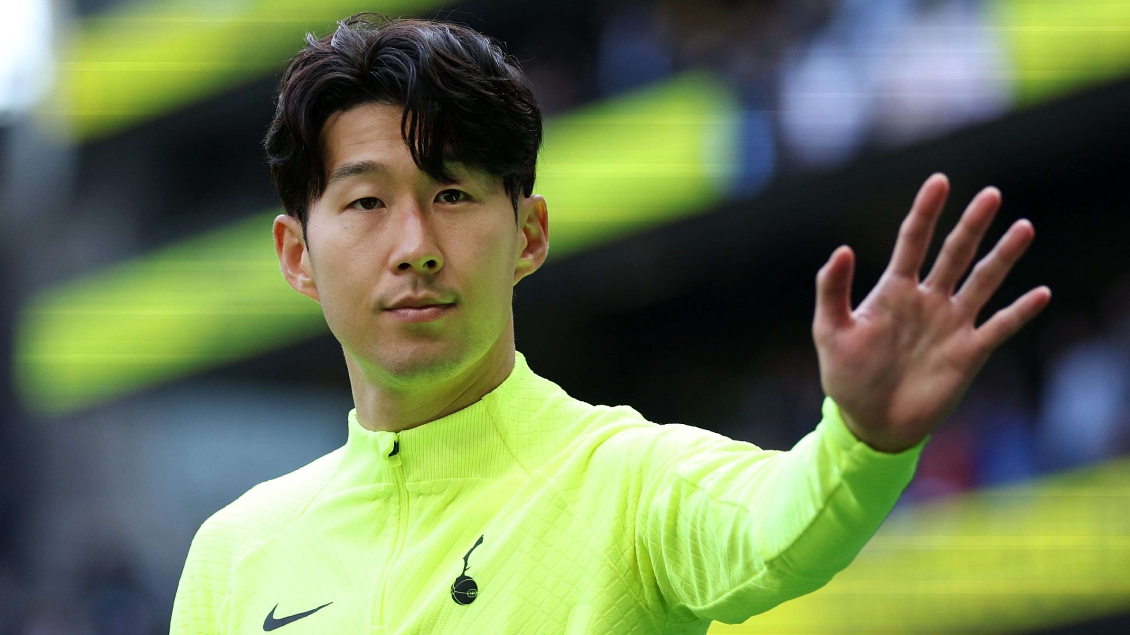 Son Heung-min Tottenham lap of honour 2022-23