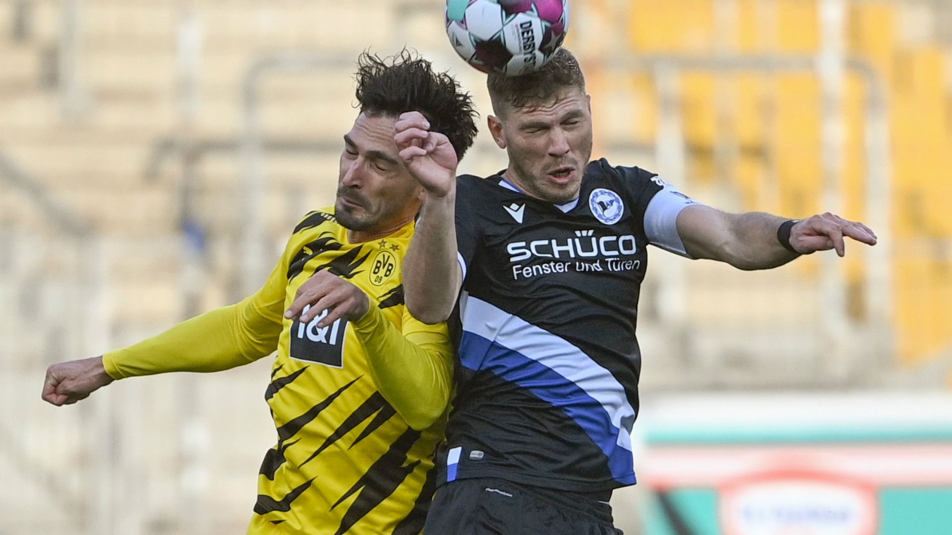 MATS HUMMELS BORUSSIA DORTMUND FABIAN KLOS ARMINIA BIELEFELD BUNDESLIGA 31102020