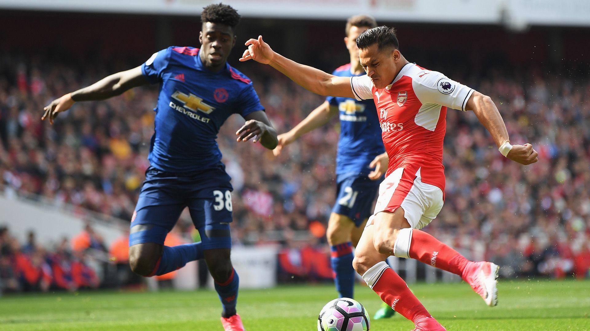 alexis sanchez arsenal manchester united premier league 050717