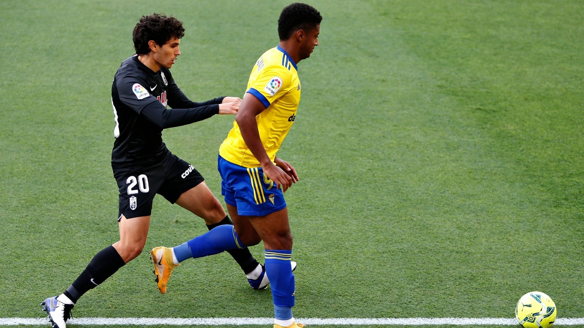 Lozano Vallejo Cadiz Granada La Liga 041020