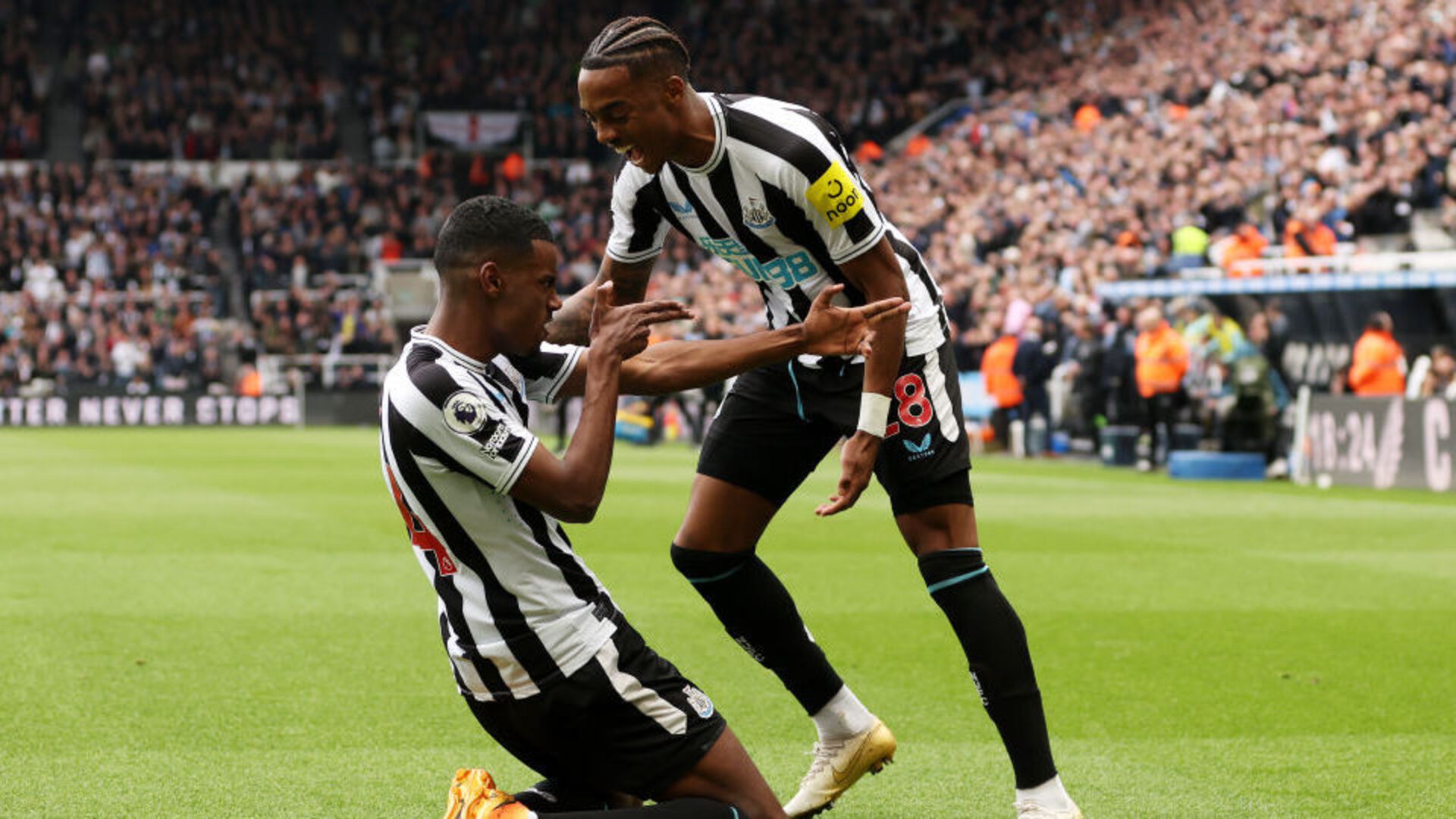 Isak Newcastle Tottenham 22-23