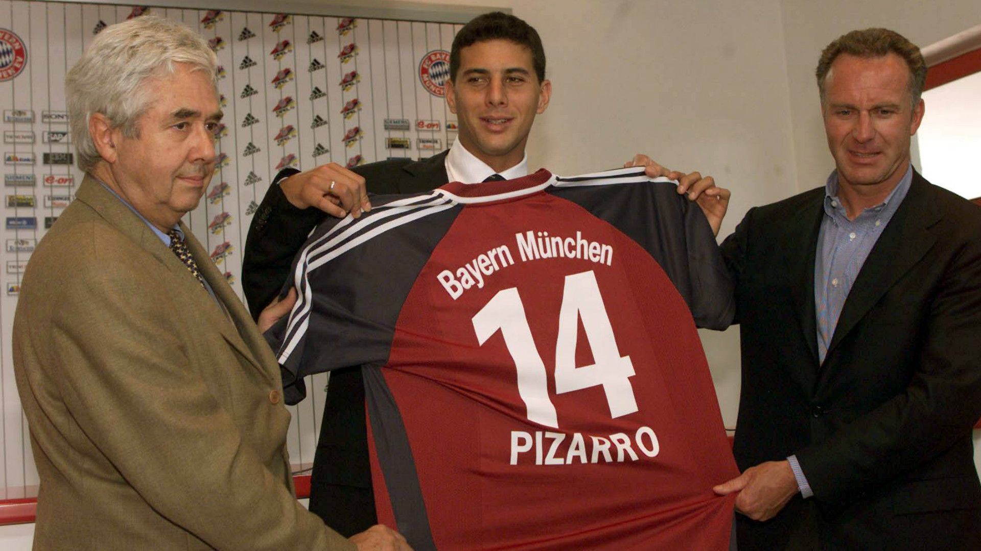 Claudio Pizarro FC Bayern Bundesliga 07062001