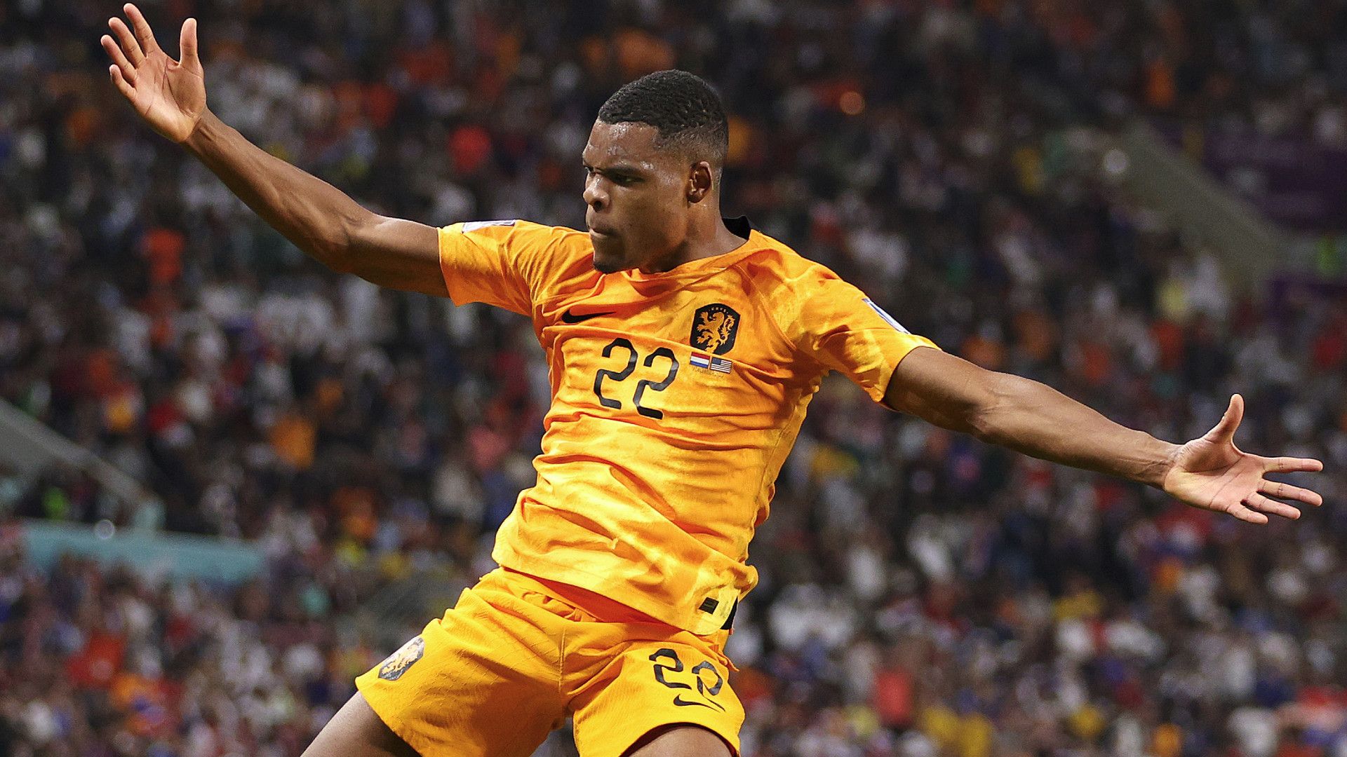 Denzel Dumfries World Cup 2022