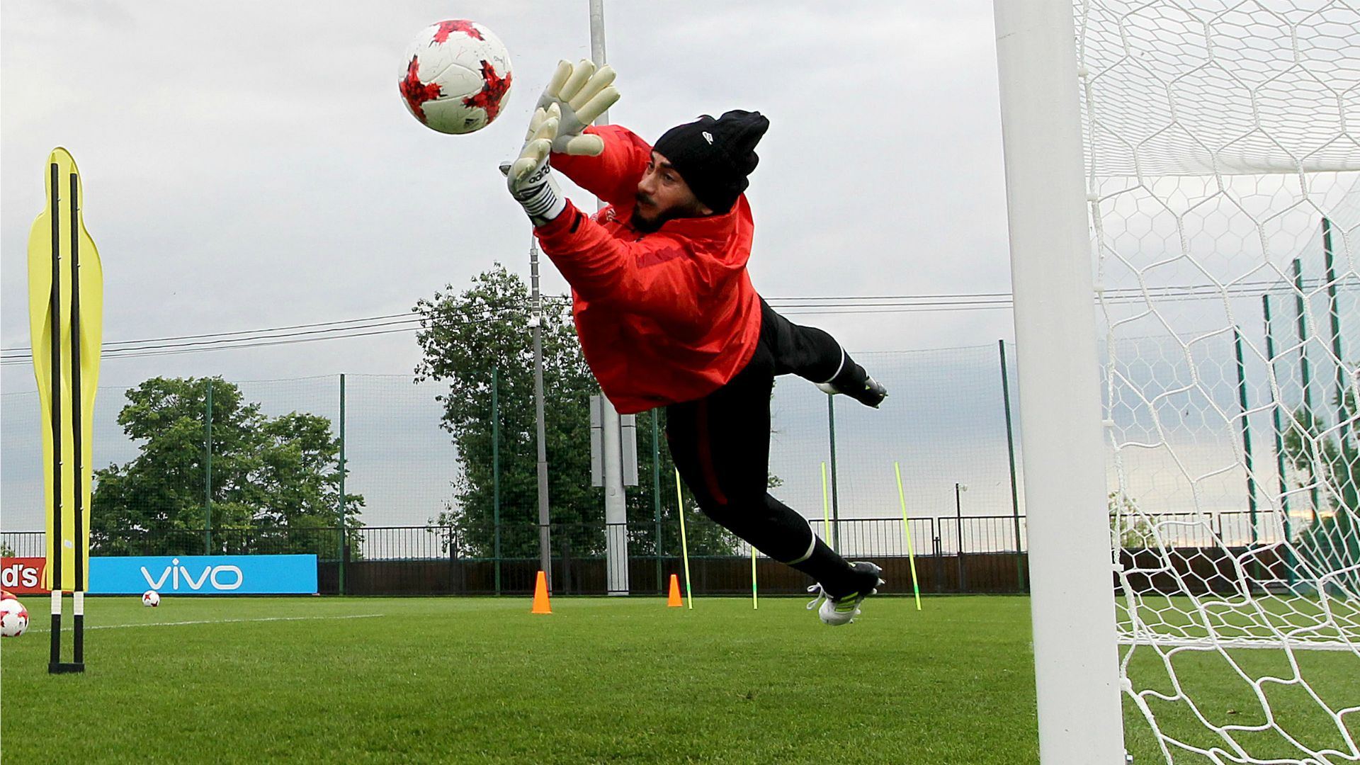 Johnny Herrera Chile training 160617
