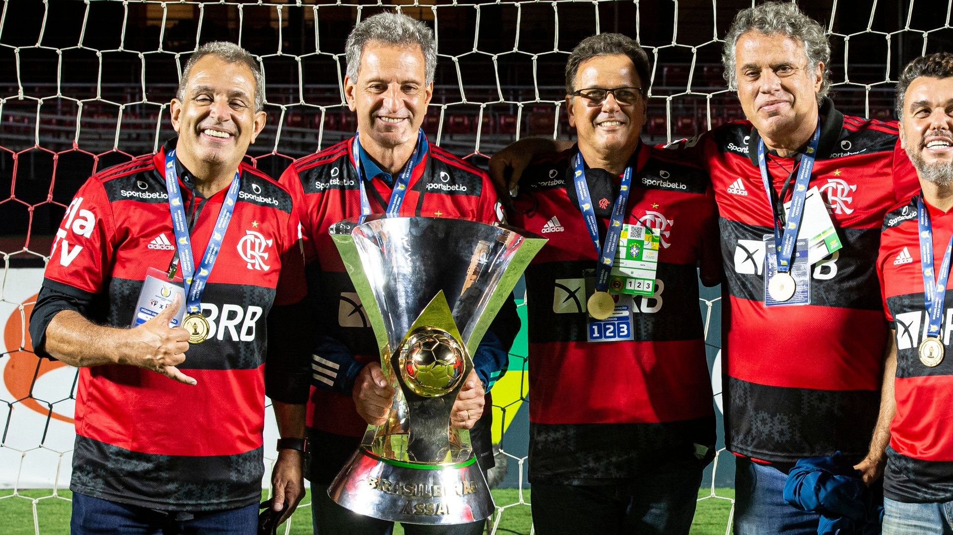 Rodolfo Landim e dirigentes Flamengo campeão Brasileirão 2020