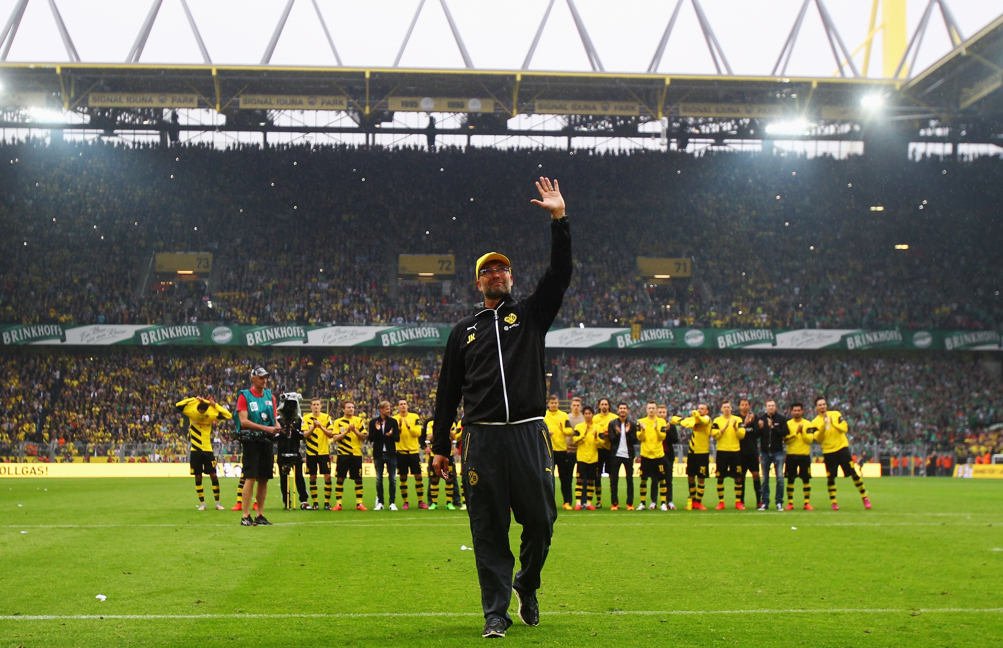 Jurgen Klopp waves Borussia Dortmund