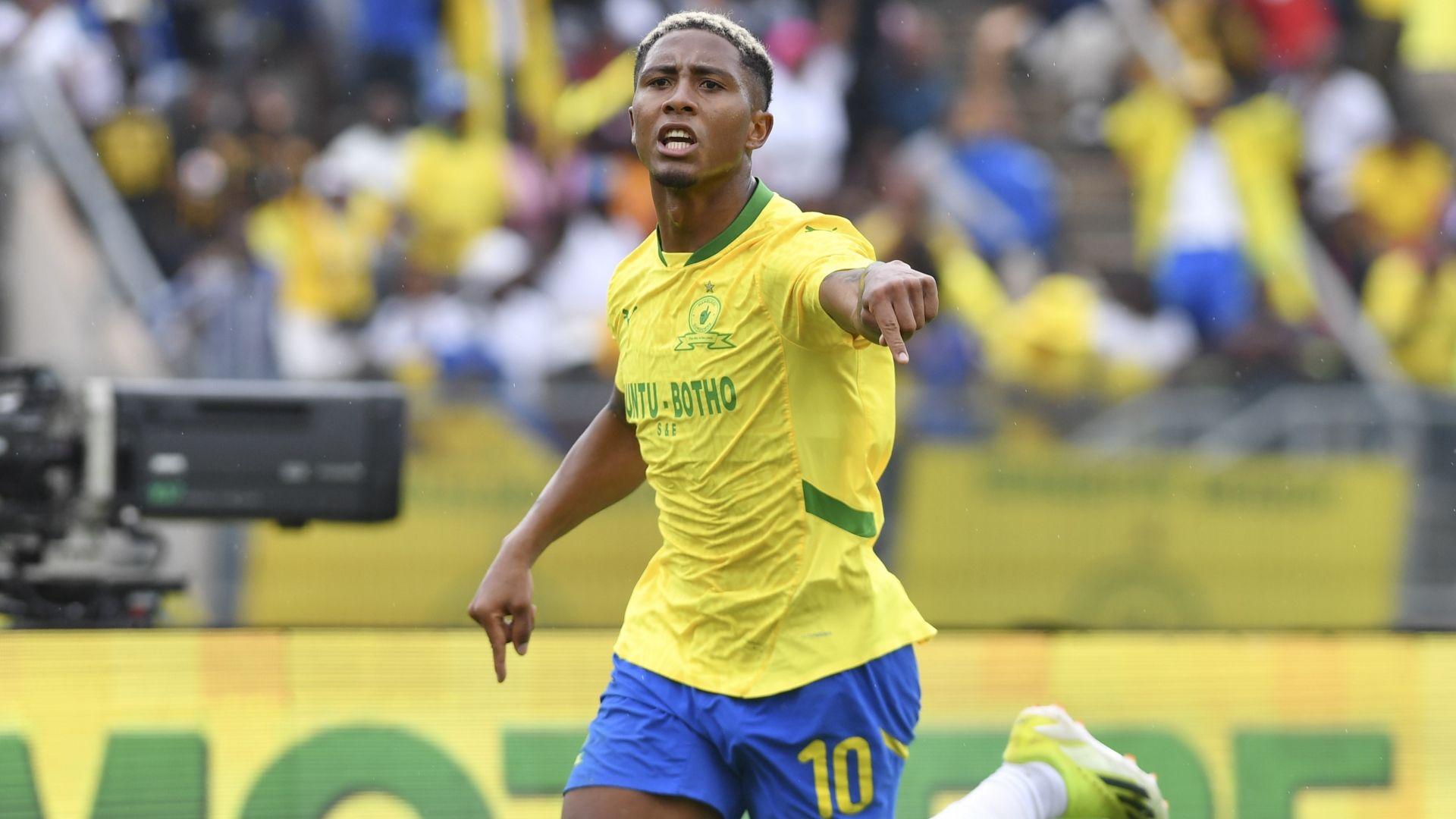 Lucas Ribeiro returns to Mamelodi Sundowns training amid exit rumours -  'I'm very happy' | Goal.com South Africa