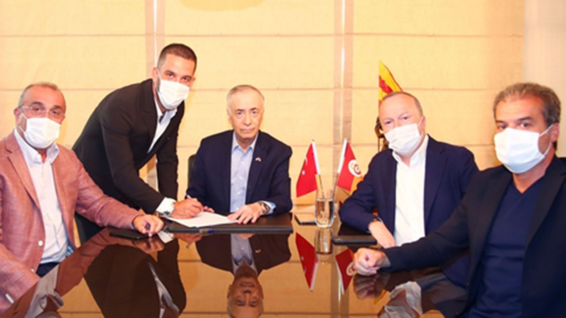 Arda Turan Galatasaray İmza 08052020