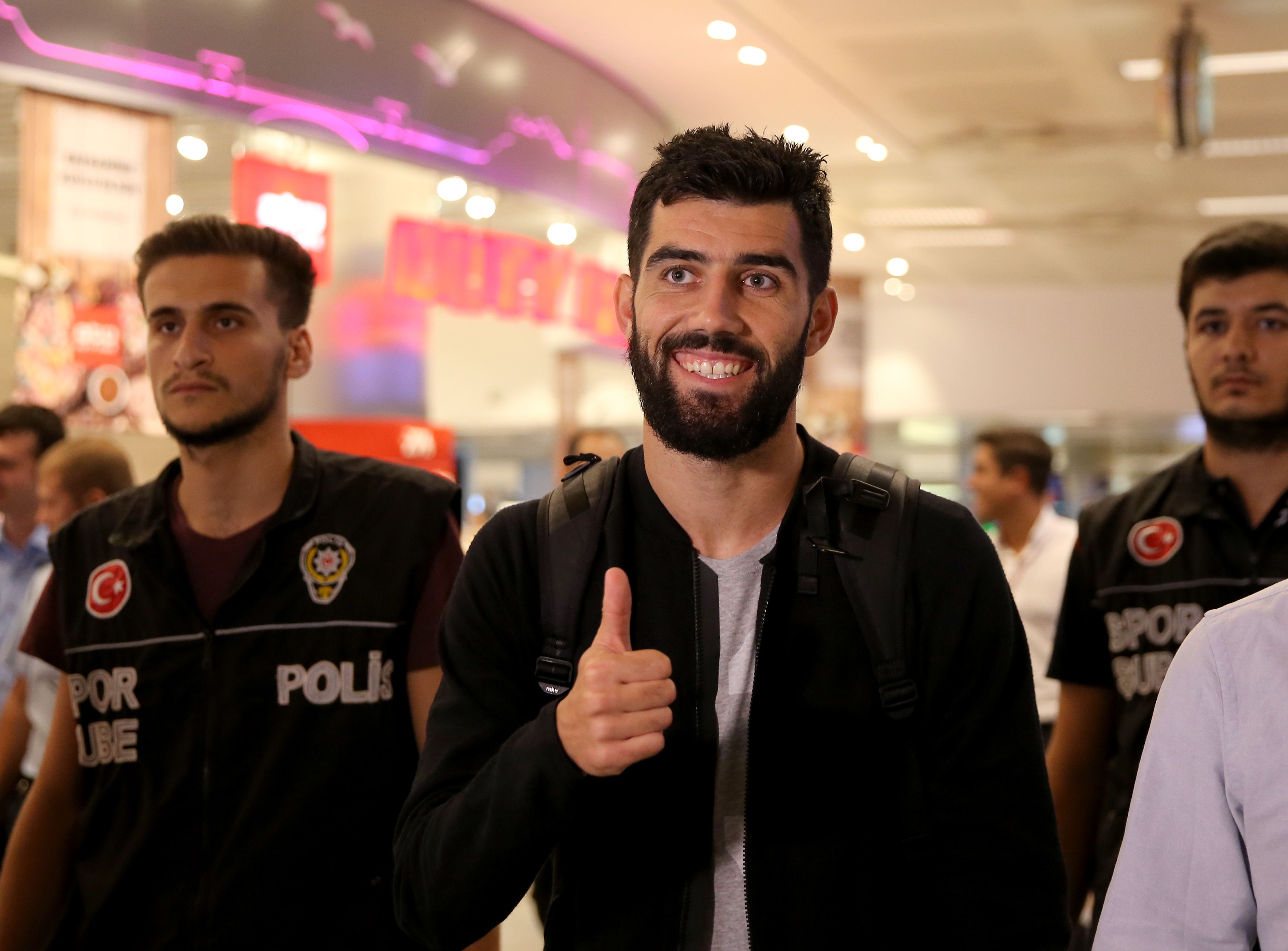 Luis Neto Fenerbahce