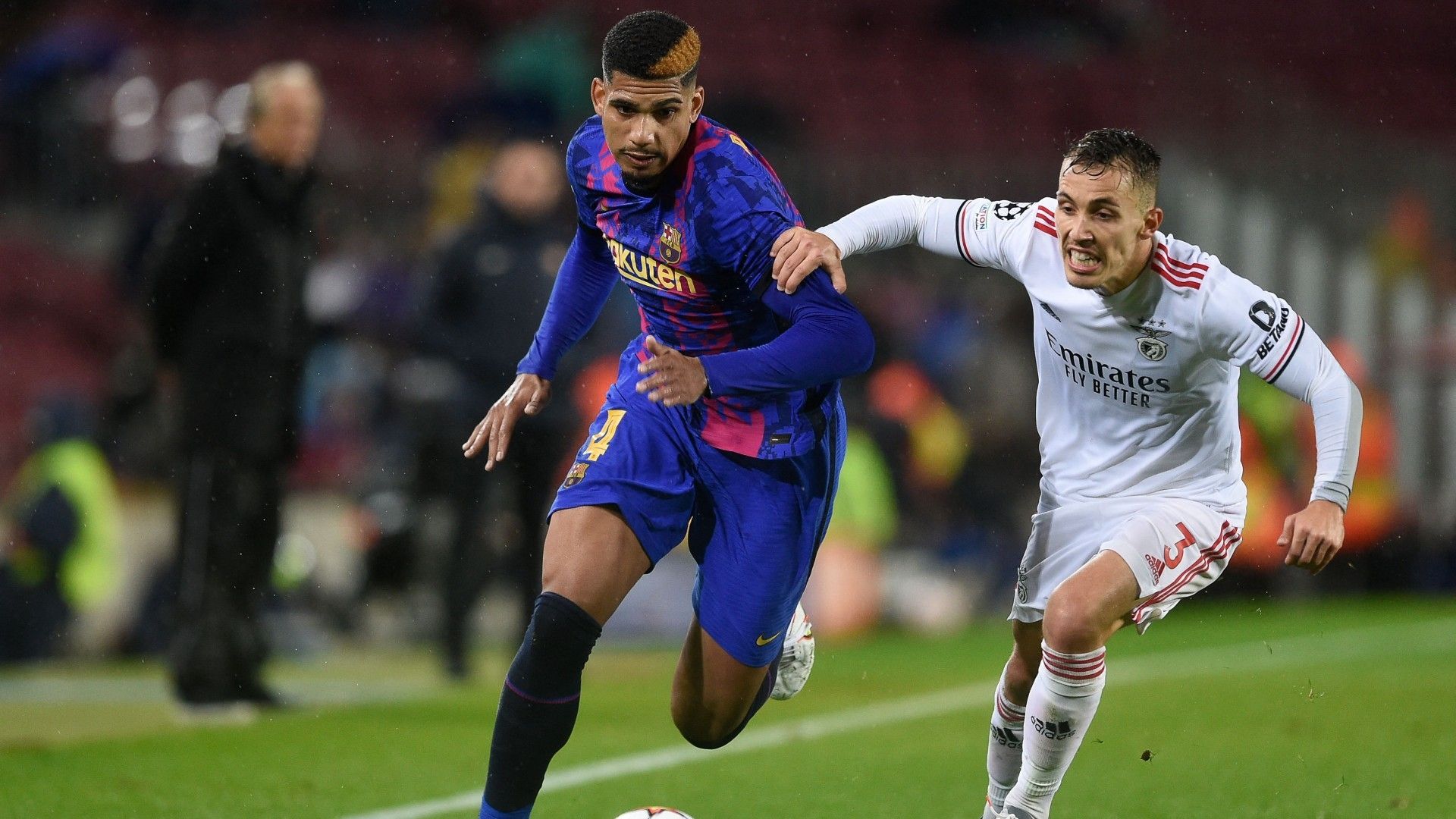 Ronald Araujo Barcelona Champions League 23112021