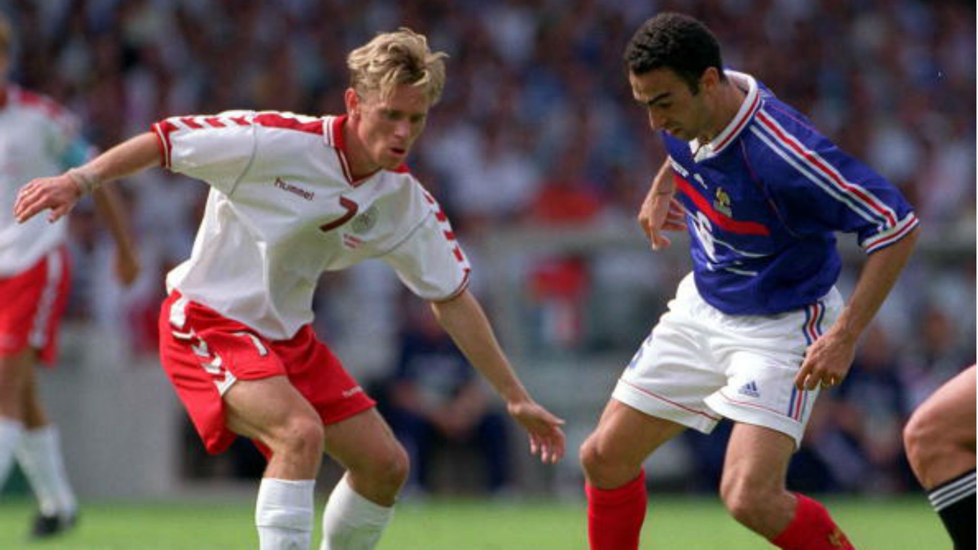 Allan Nielsen e Djorkaeff Dinamarca França 1998