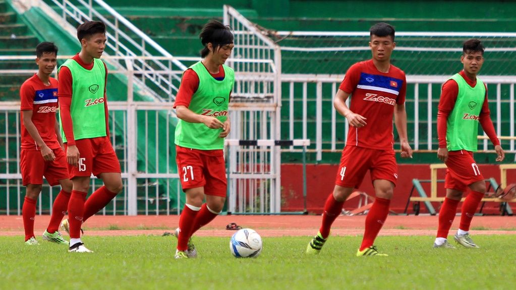 Đội tuyển Việt Nam tập luyện sáng 7/6