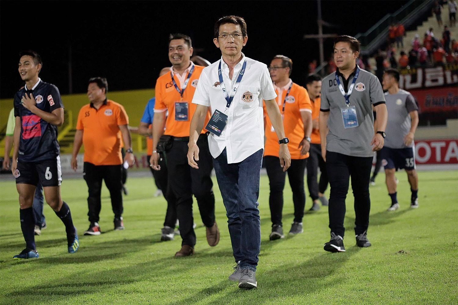 ธเนศ เครือรัตน์