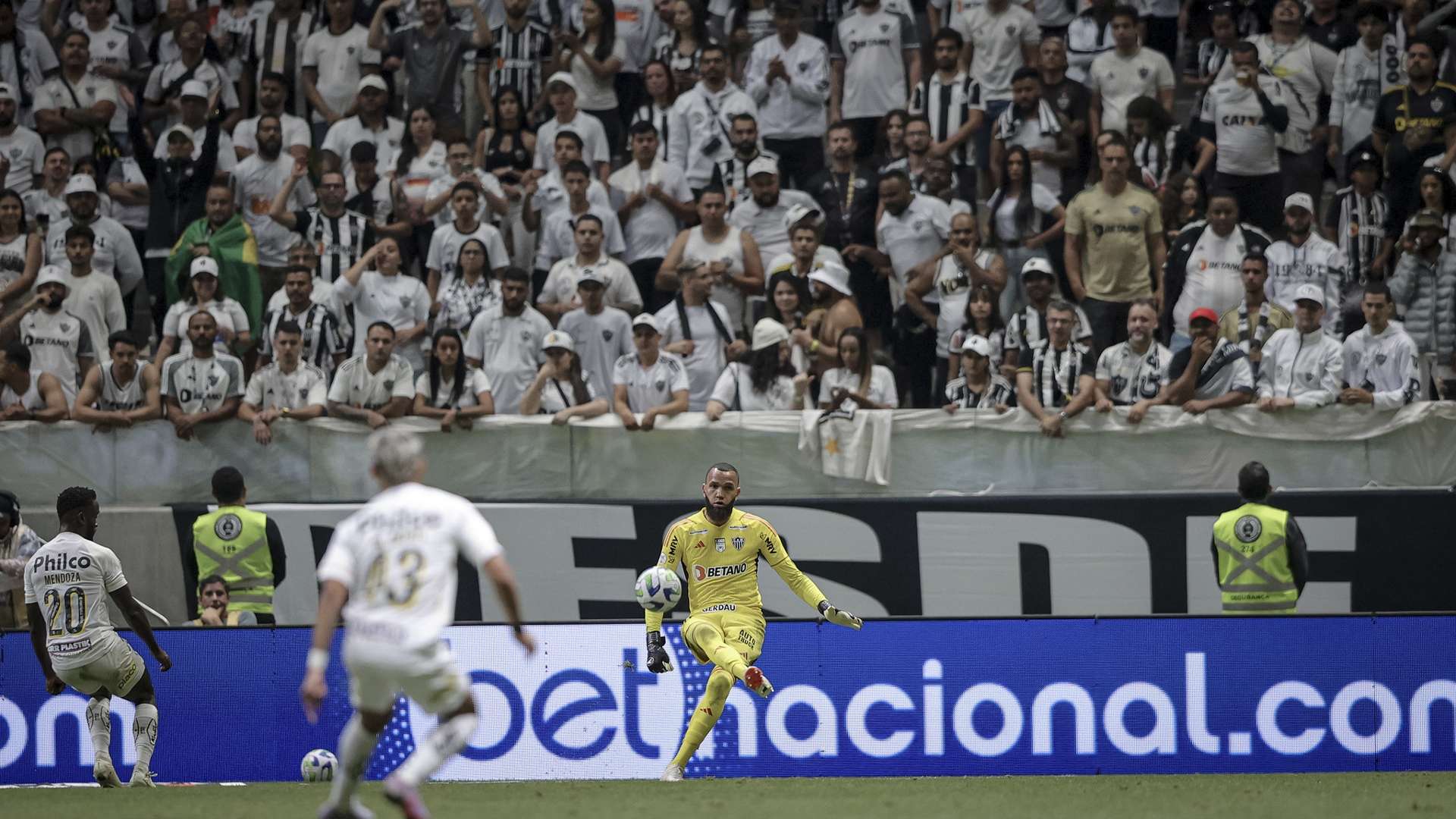 everson santos atlético arena mrv