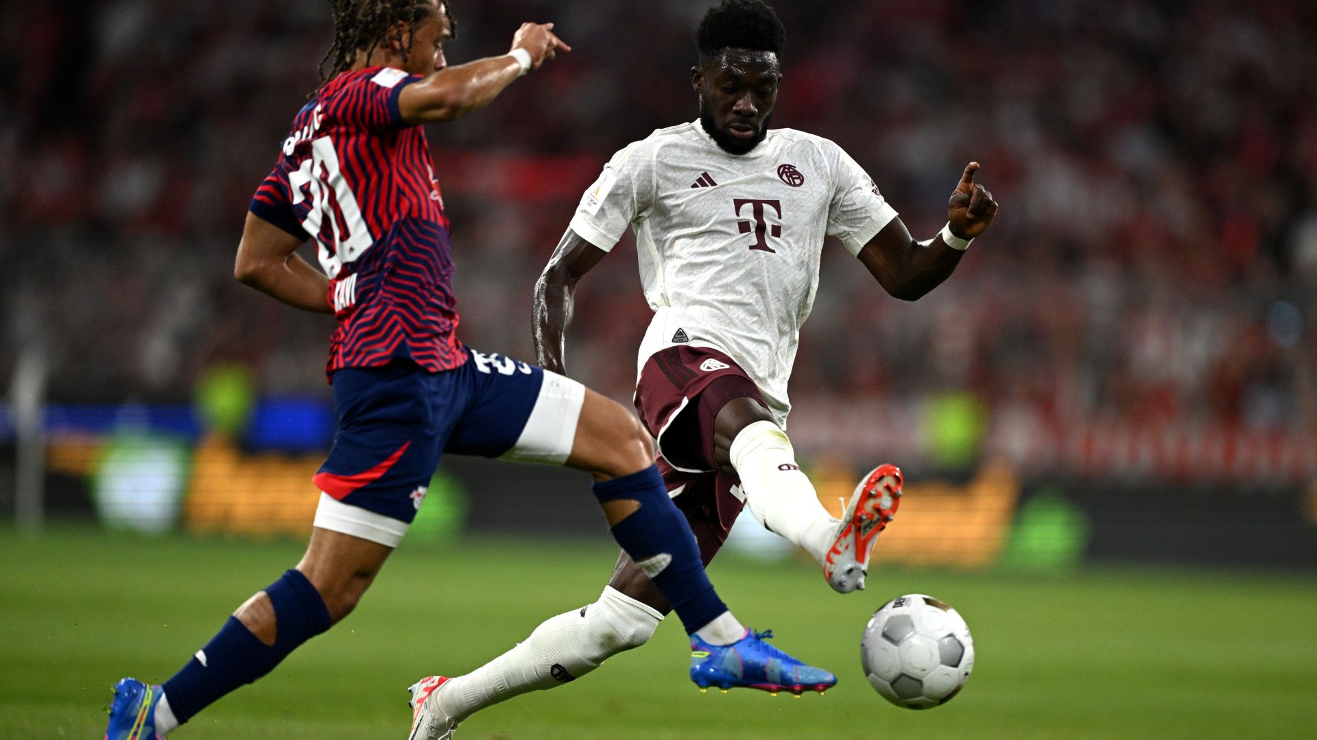 ALPHONSO DAVIES BAYERN MÜNCHEN 12082023