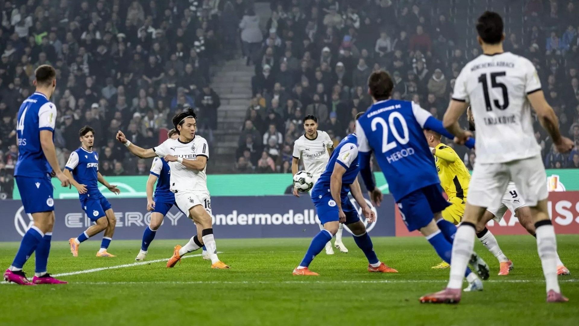 Kevin Diks - Borussia Monchengladbach vs Karlsruher DFB Pokal 29102025