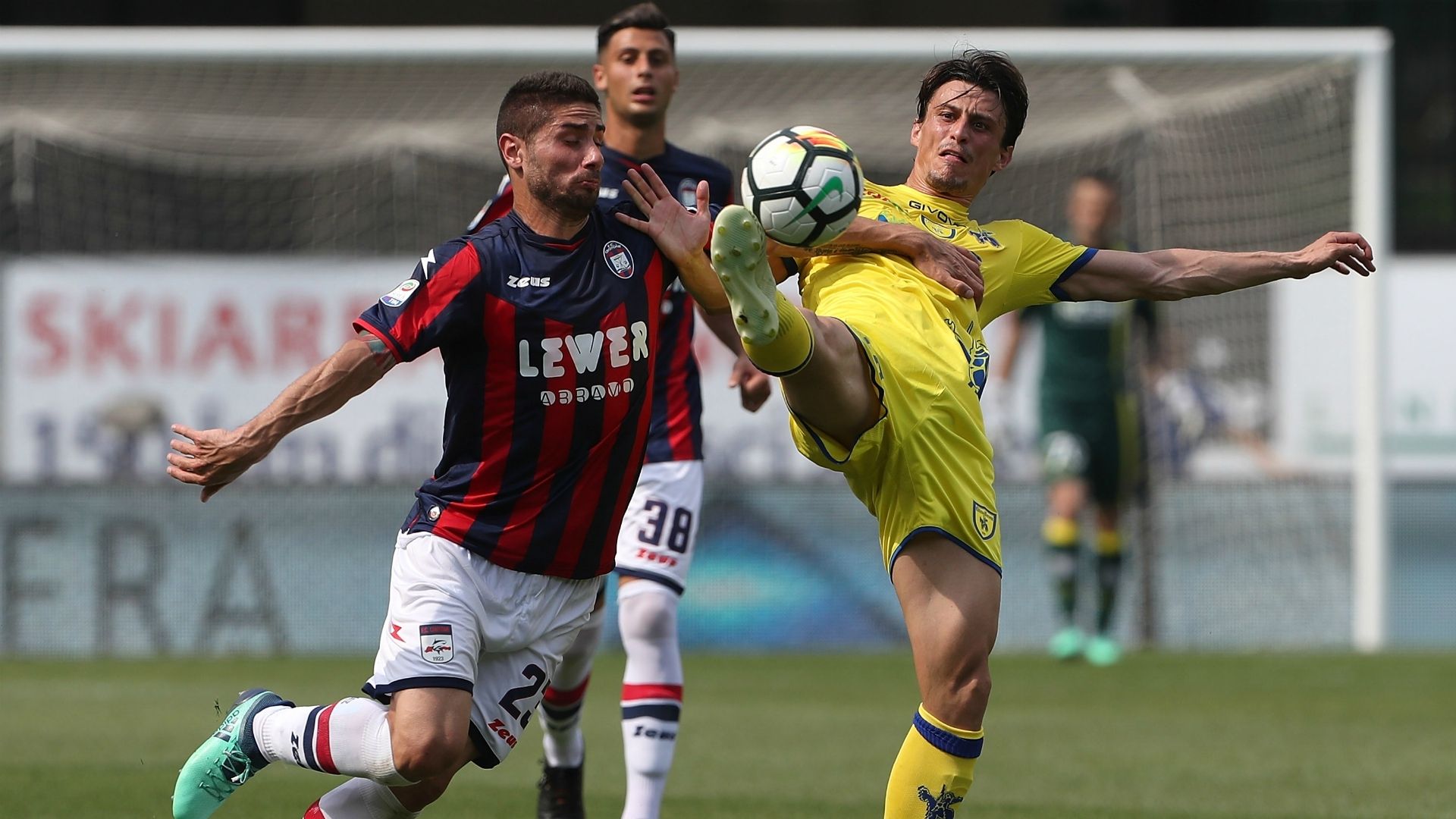 Marco Capuano Roberto Inglese Chievo Crotone Serie A 05062018