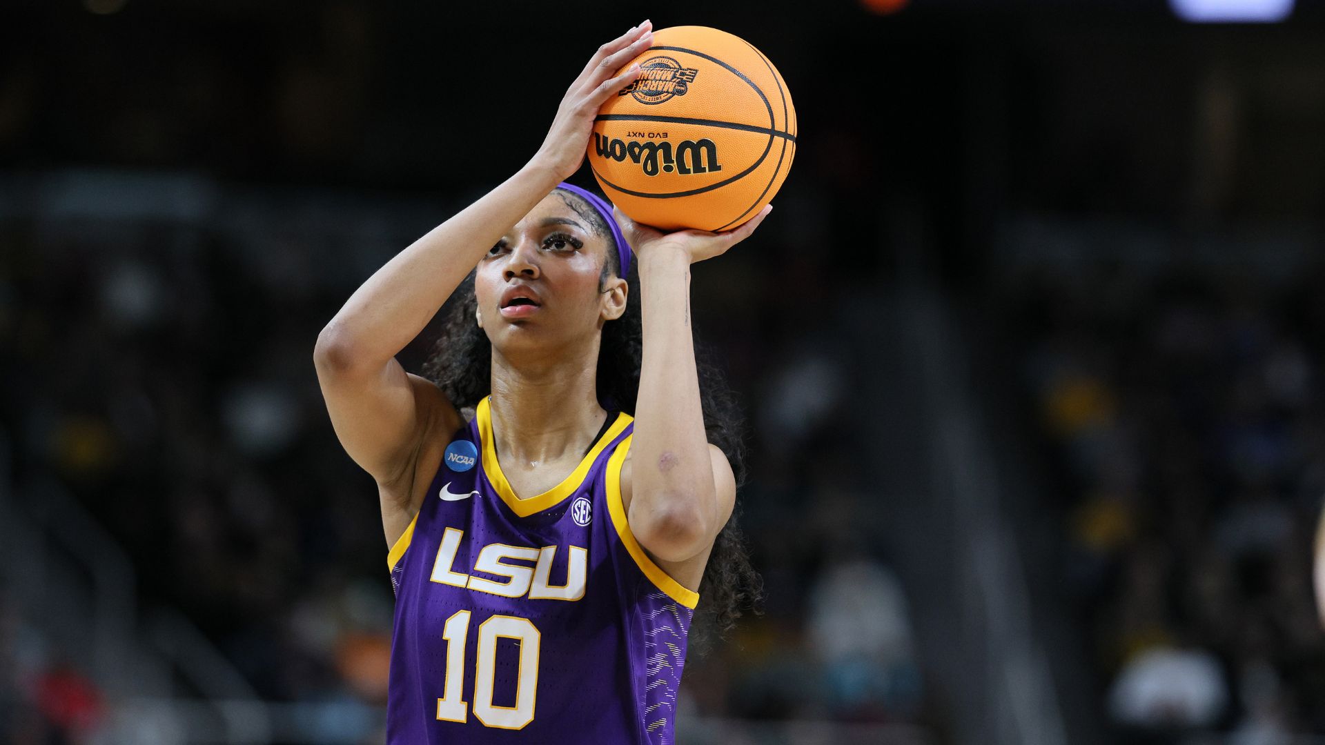 Angel Reese LSU Tigers