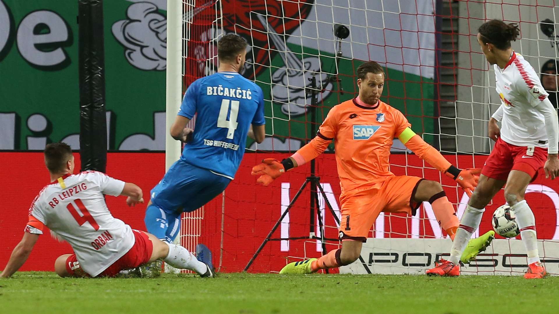 Willi Orban RB Leipzig 1899 Hoffenheim 2019