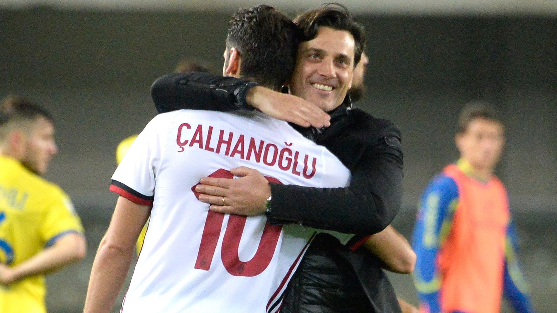 Calhanoglu Montella Milan