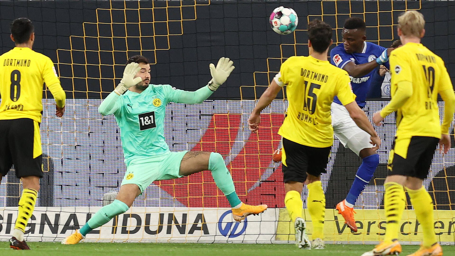 ONLY GER Bielefeld v Dortmund