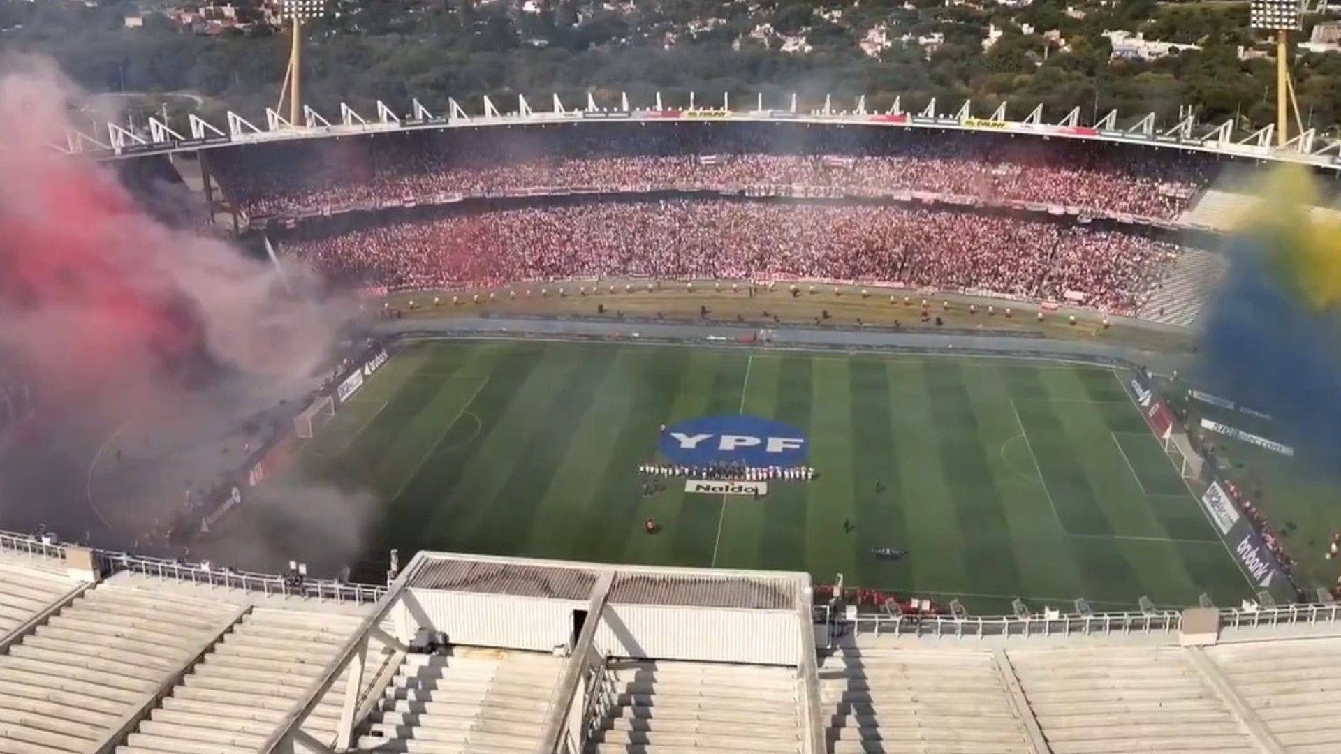 Captura Recibimiento River Boca Copa Liga Profesional 21042024