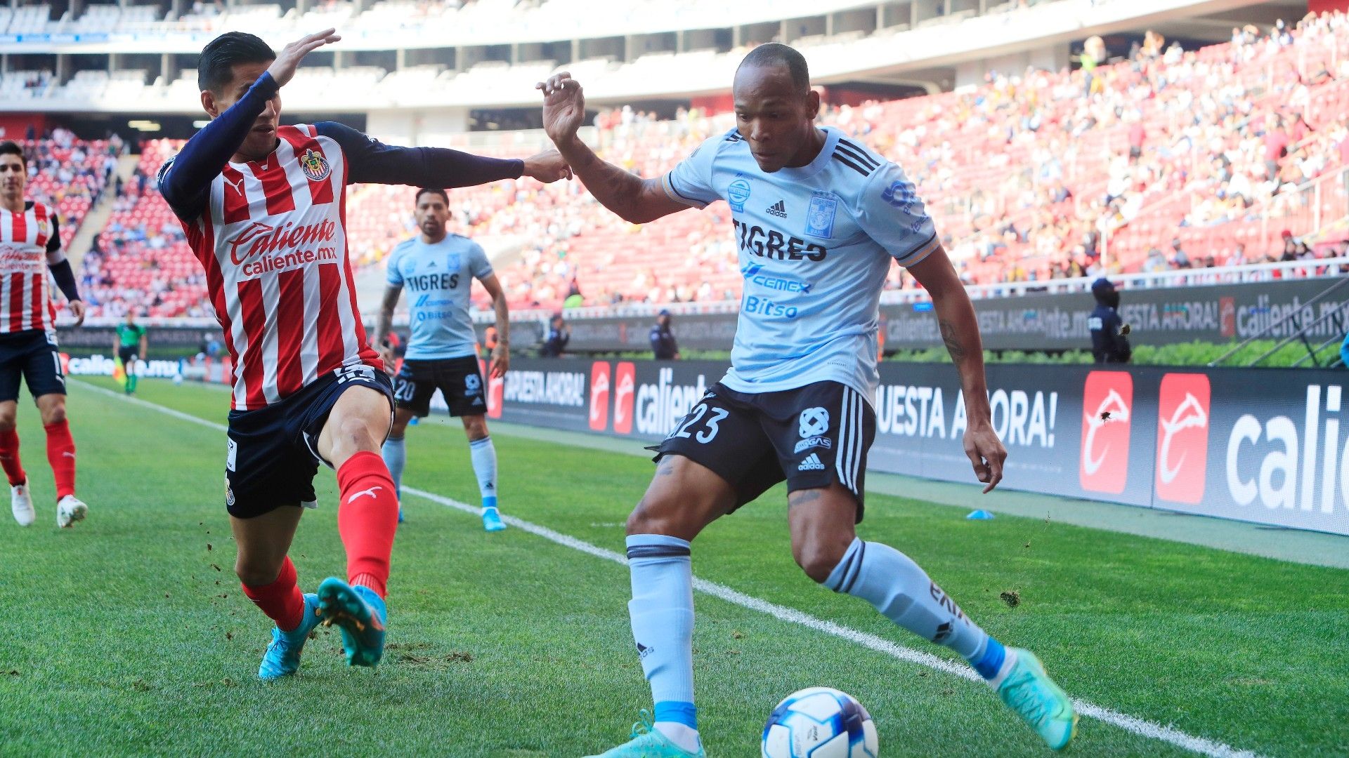 Luis Quiñones Jesús Sánchez Chivas Tigres Clausura 2022