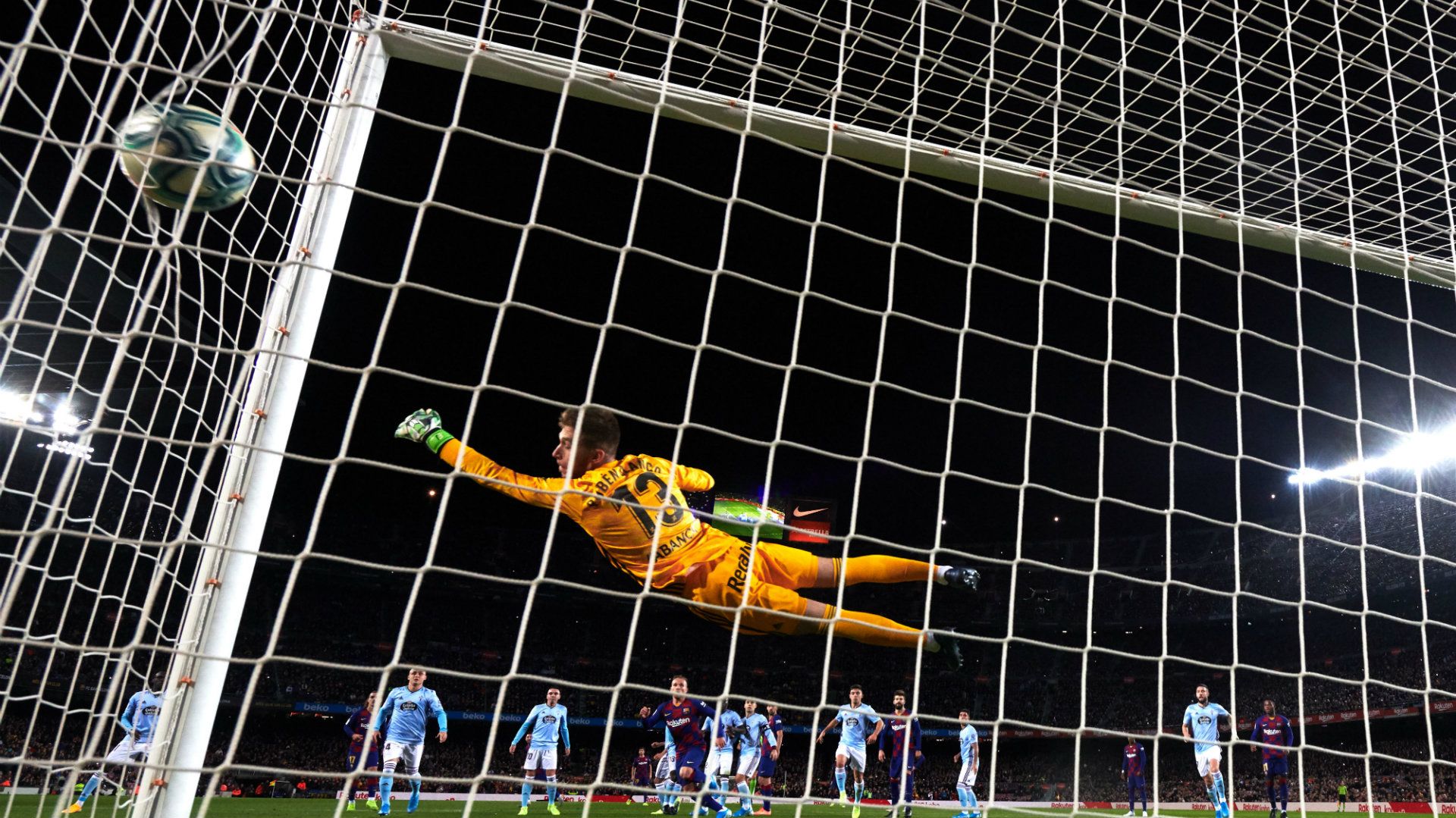 Lionel Messi free kick Barcelona vs Celta Vigo 2019-20