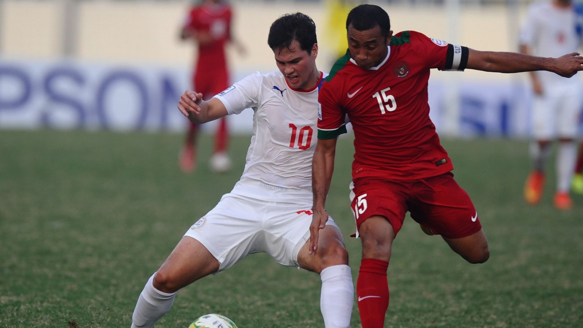 AFF 2014 Firman Utina - Indonesia & Philip Younghusband - Filipina