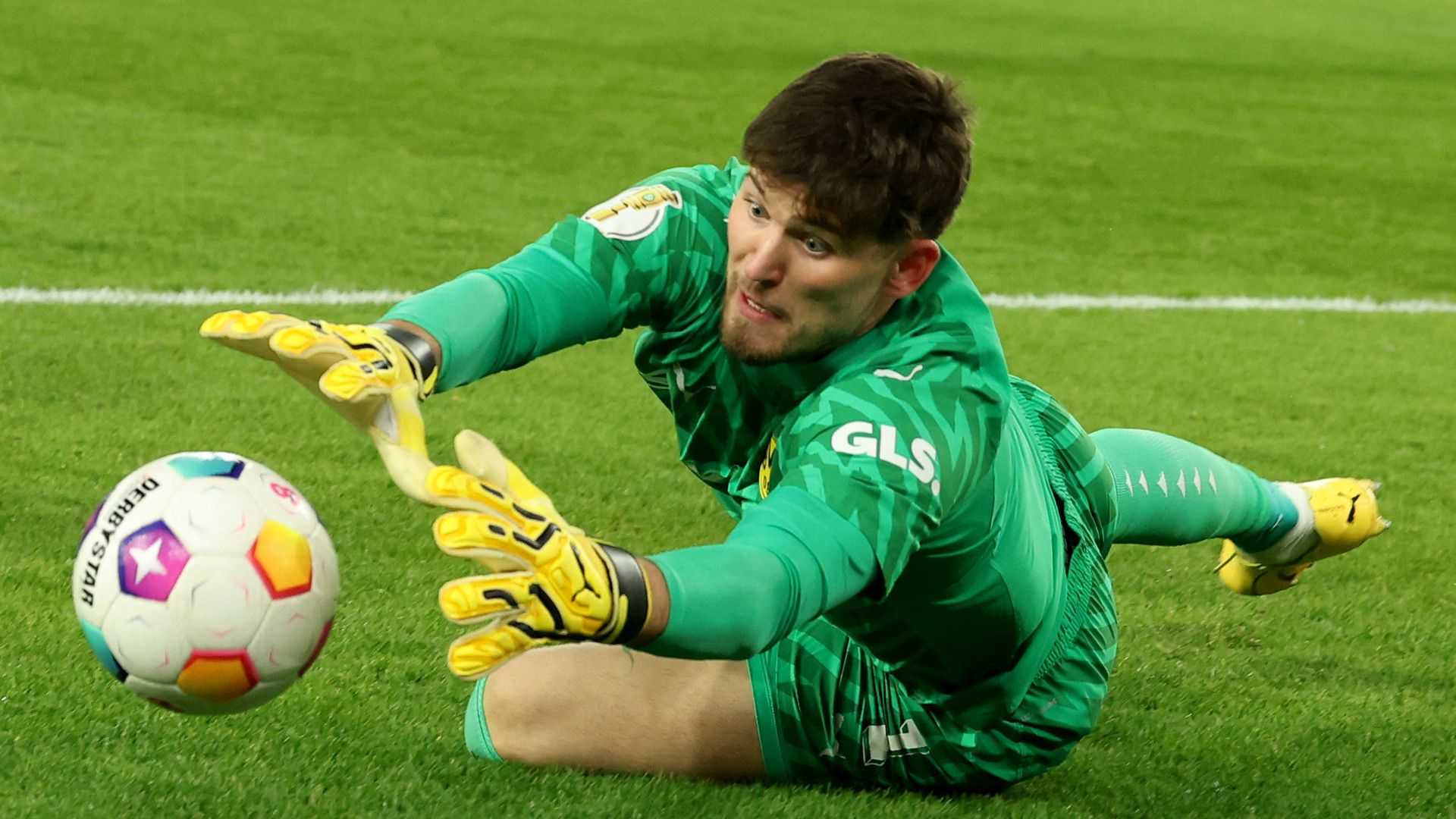 GREGOR KOBEL BORUSSIA DORTMUND