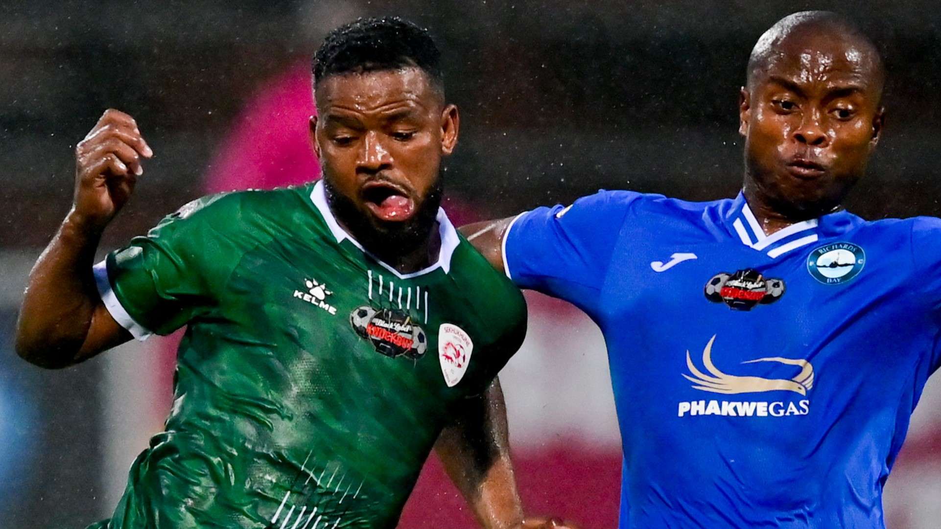 Will Kaizer Chiefs revive interest in ex-transfer target Sipho Mbule? Agent confirms Mamelodi Sundowns midfielder's contract set to expire at the end of the season after impressive performance against Orlando Pirates |