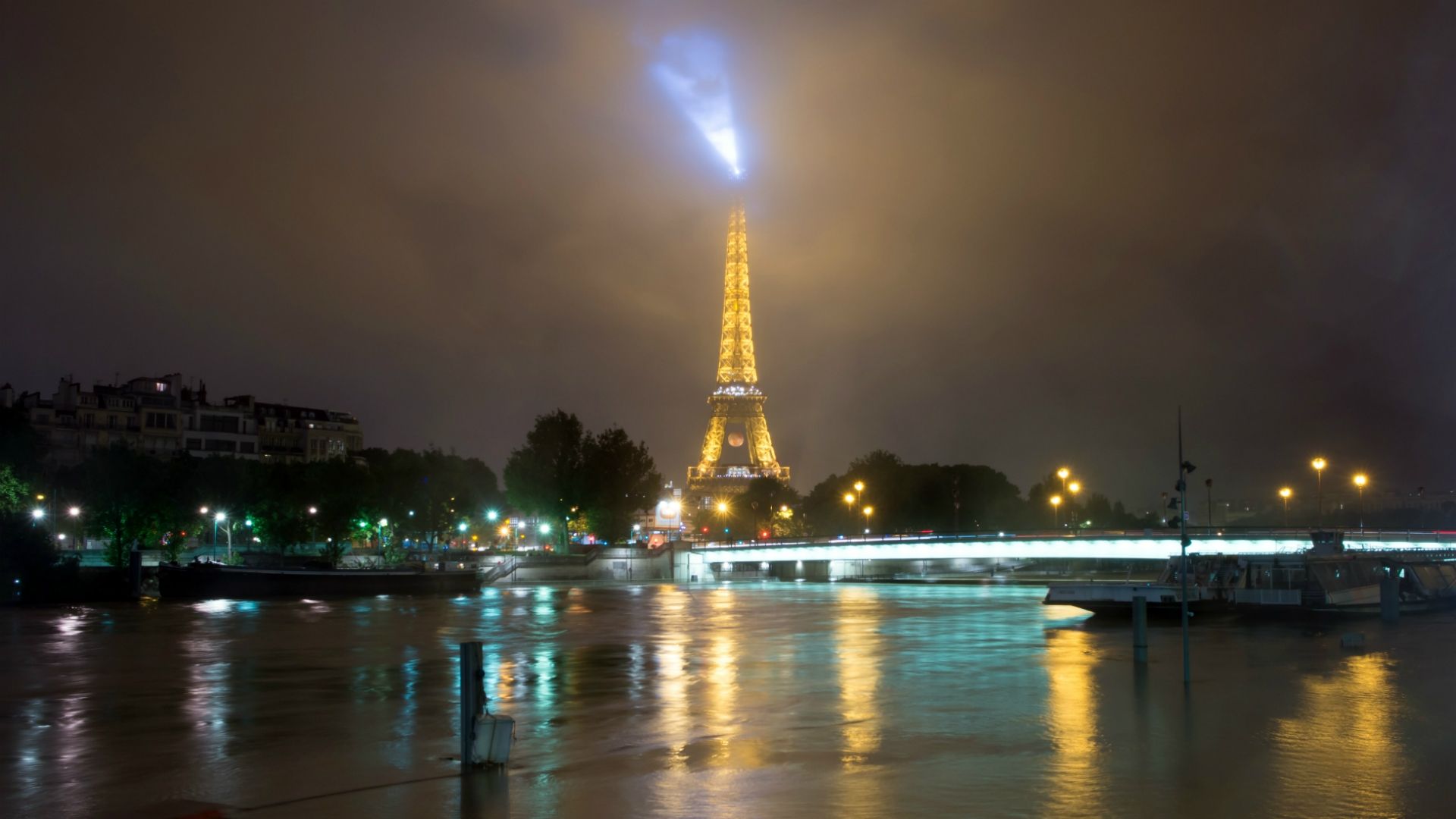 HD France Euro 2016 River Seine 9