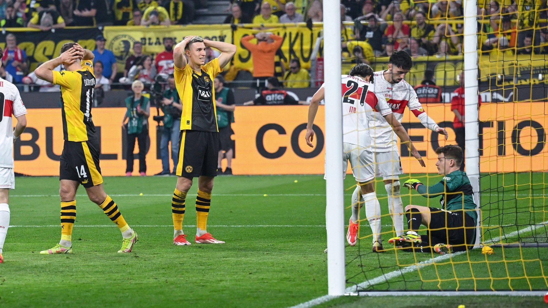 ONLY GERMANY Nico Schlotterbeck Borussia Dortmund Stuttgart 2024