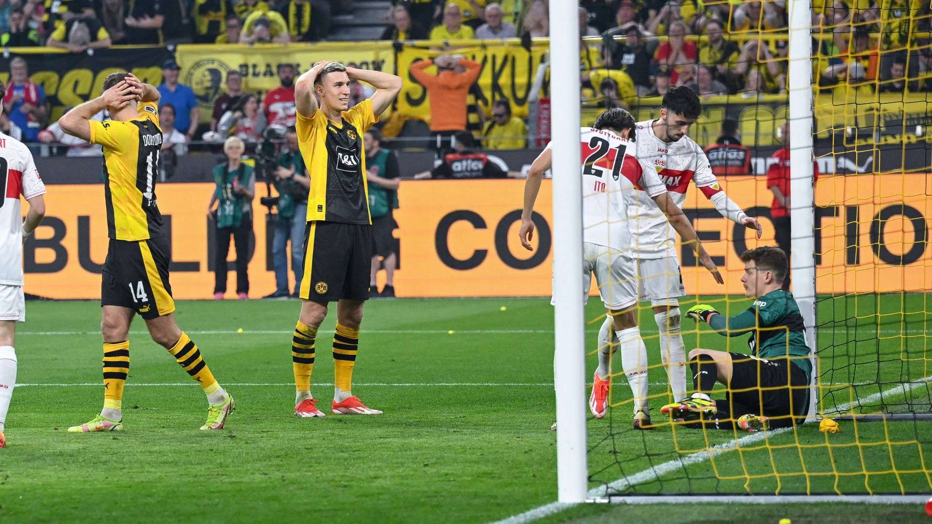 ONLY GERMANY Nico Schlotterbeck Borussia Dortmund Stuttgart 2024