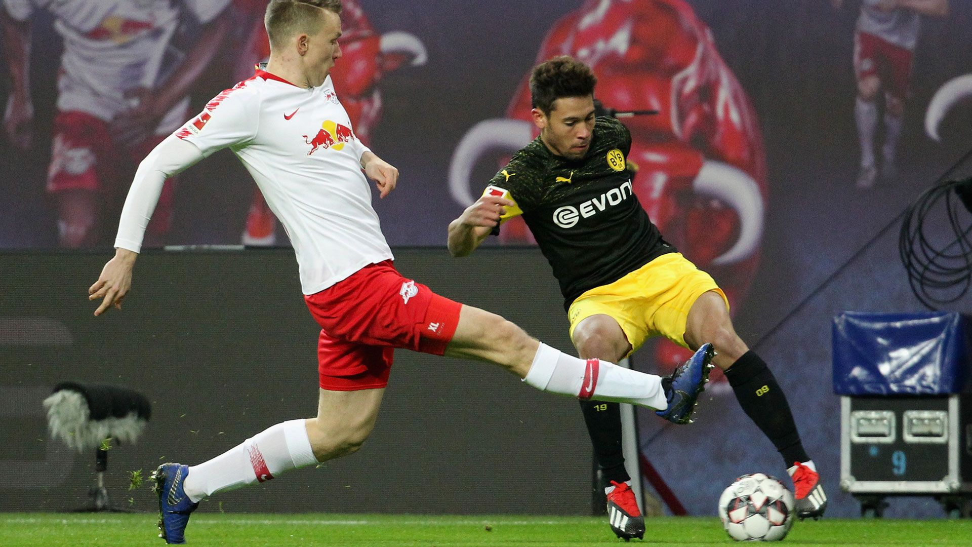 Raphael Guerreiro Borussia Dortmund BVB Bundesliga 19012019