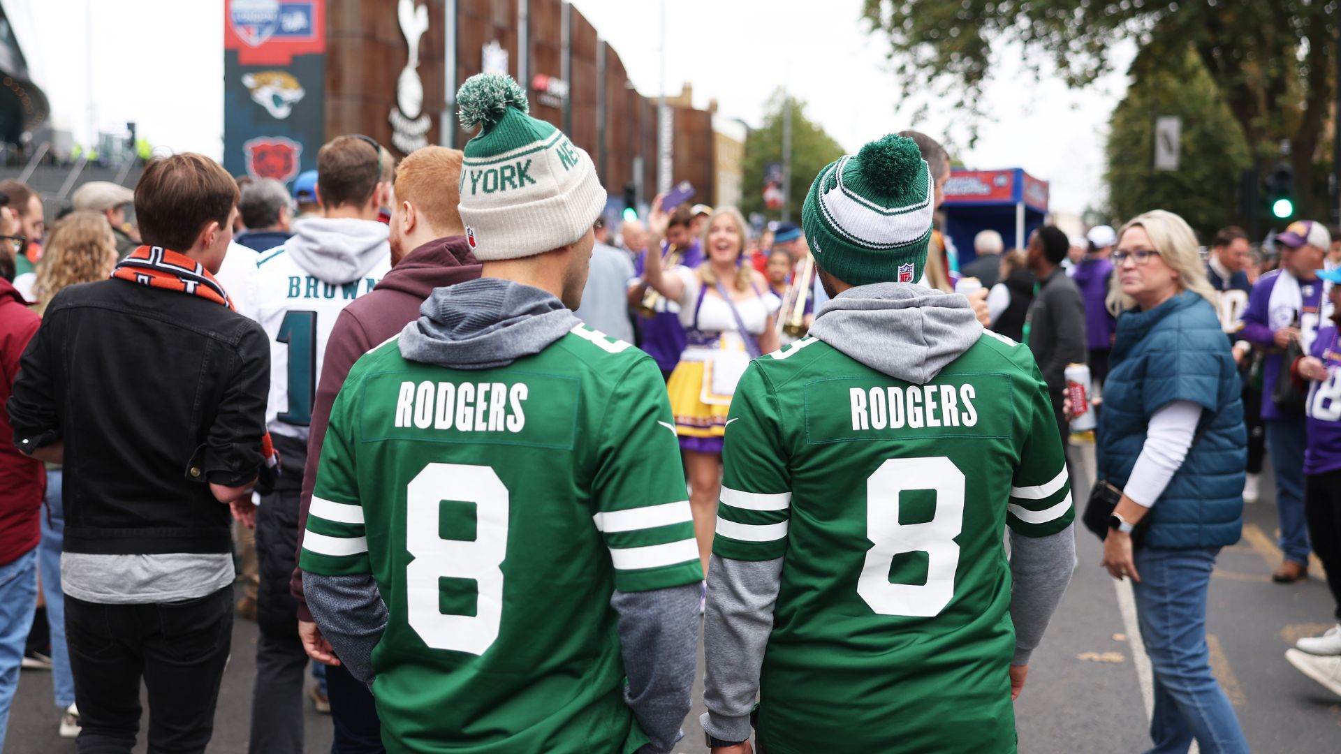 jets fans outside nfl london tottenham hotspur stadium