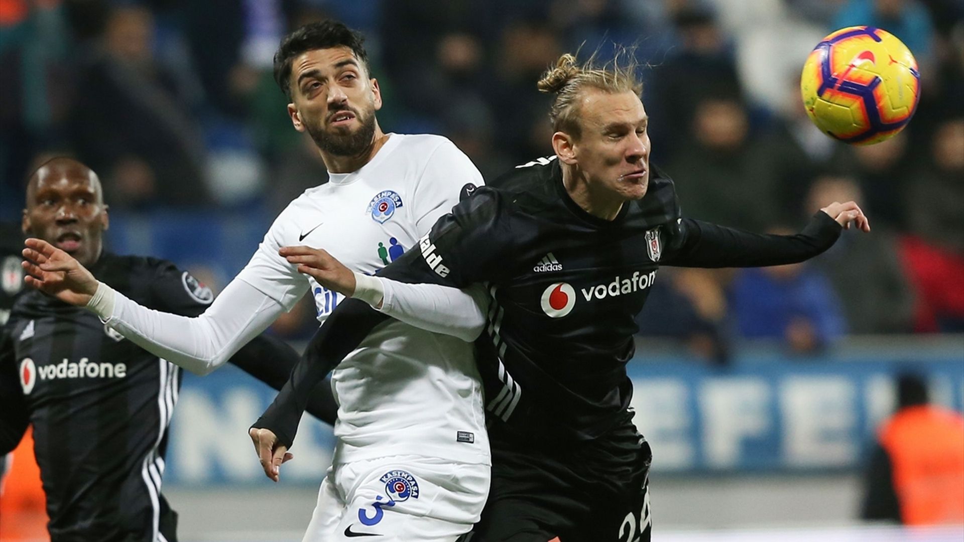 Josue Sa Domagoj Vida Kasimpasa Besiktas 12222018